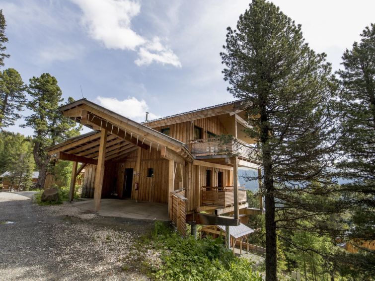 " 38 mit IR-Sauna und Sprudelbad innen", chalet 6-kamers 120 m2 op 2 verdiepingen. Luxueus en smaakvol ingericht: woon-/eetkamer met eethoek en Sat-TV (Flatscreen TV). Open keuken (oven, afwasmachine,..