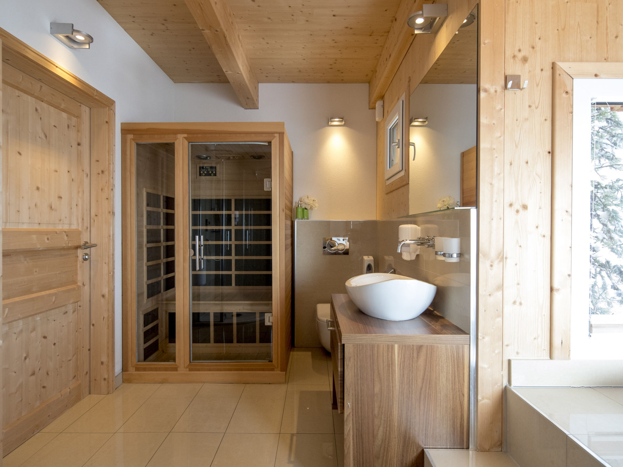 #38 mit IR-Sauna und Sprudelbad innen - Image 5