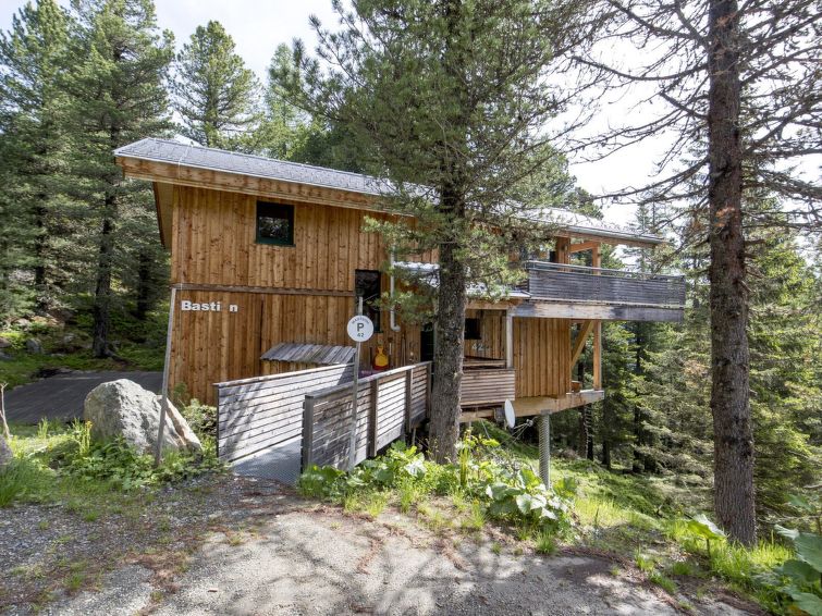 " 42 mit Sauna und Sprudelbad innen", 6-room chalet 120 m2 on 2 levels. Luxurious and tasteful furnishings: living/dining room with dining nook and satellite TV (flat screen). Open kitchen (oven, dish..
