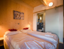 #48 mit IR-Sauna und Sprudelbad aussen