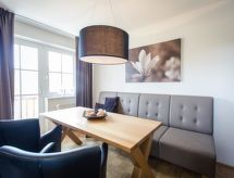 #14 mit Balkon
