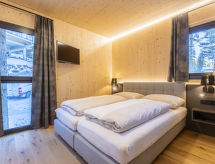 Superior # 11 mit Sauna & Hot Tub