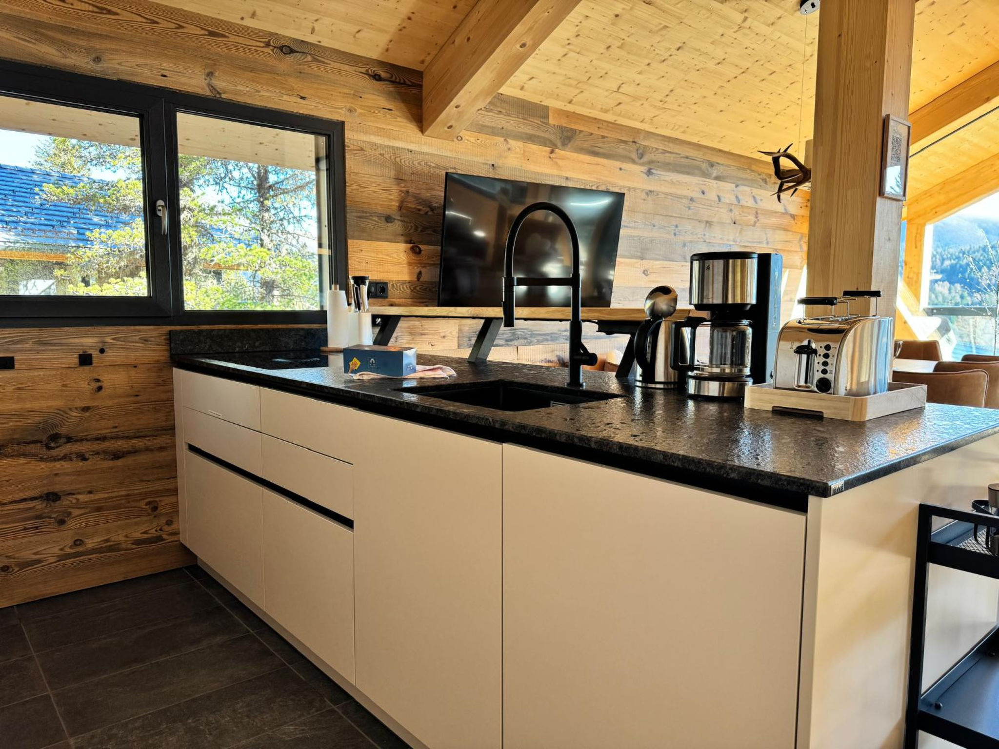 02_NTH42a_Sup Chalet mit Sauna und Hot Tub 2 Etage - Inside