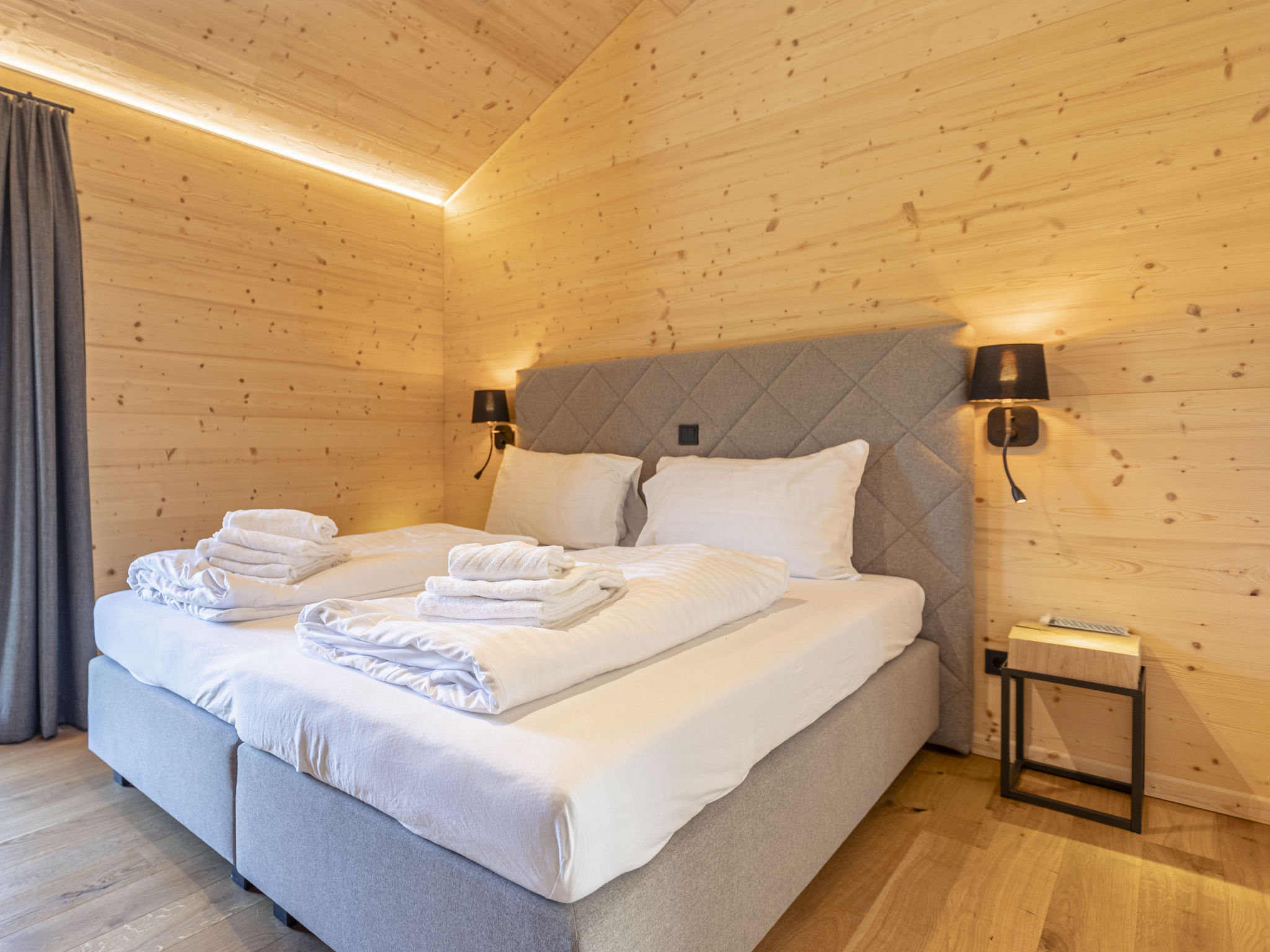 Superior # 20 mit Sauna & Hot Tub - Image 2