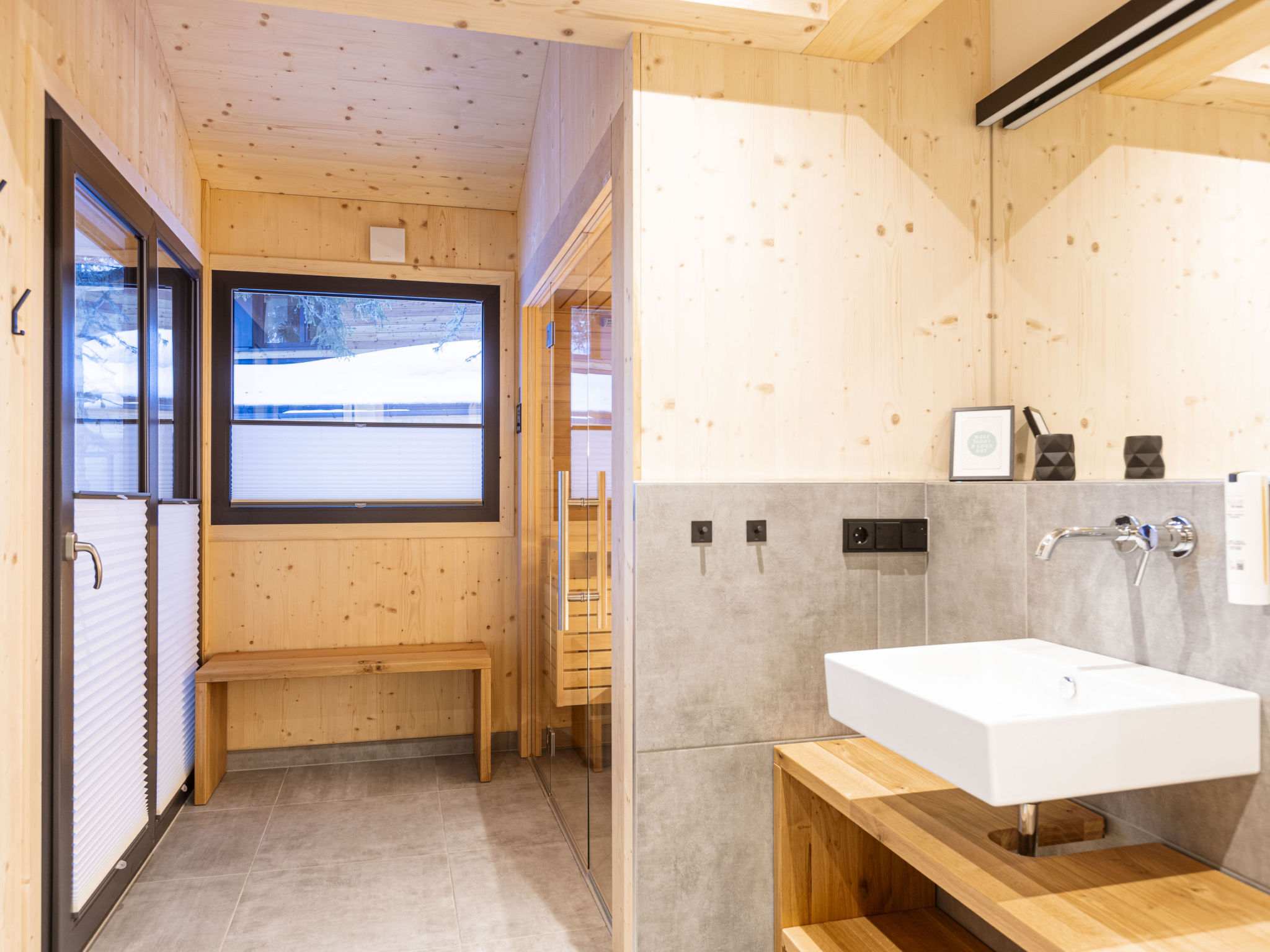 Bathroom / Wellness