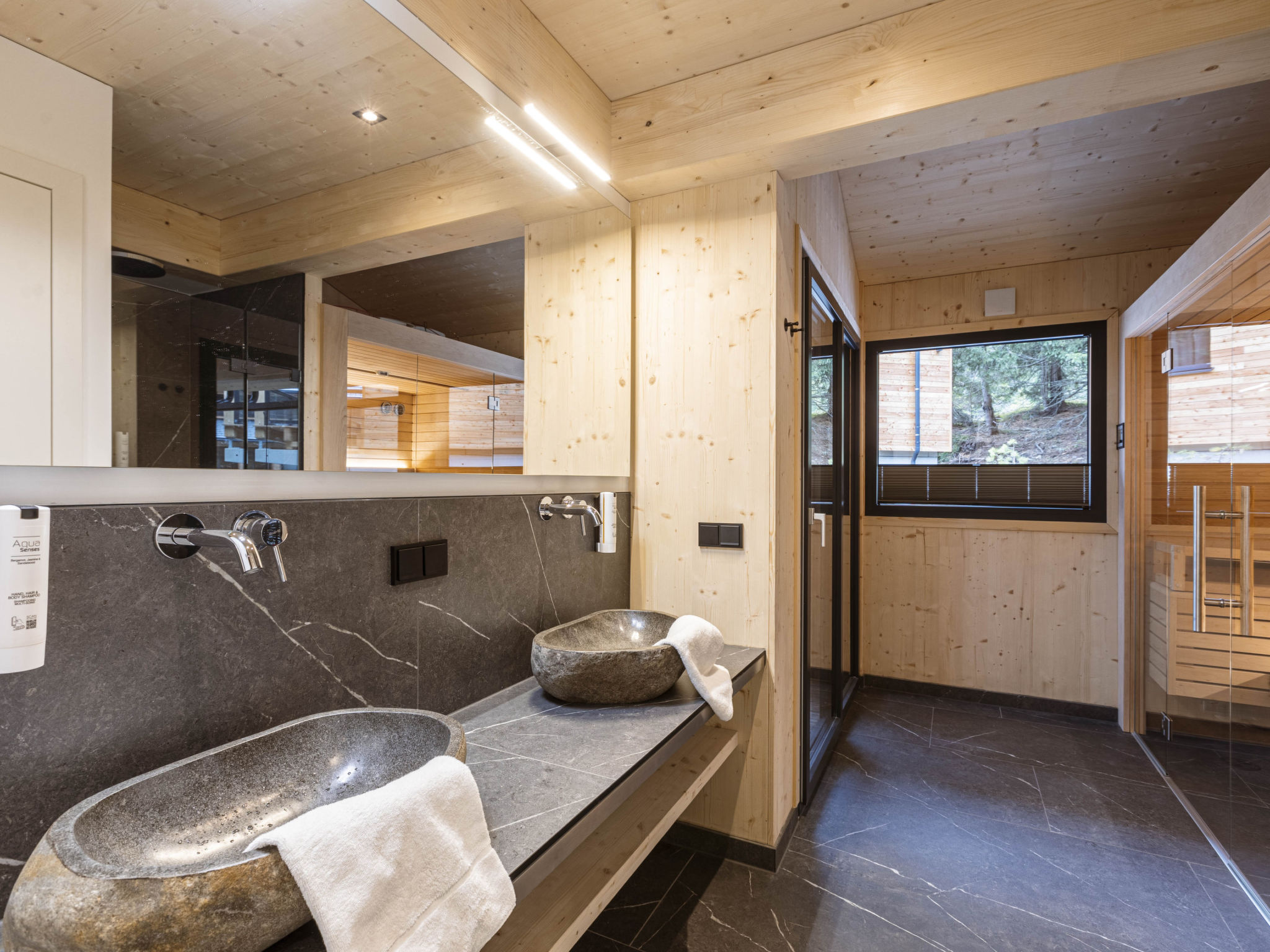 Superior #10 mit Sauna & Hot Tub - Image 5