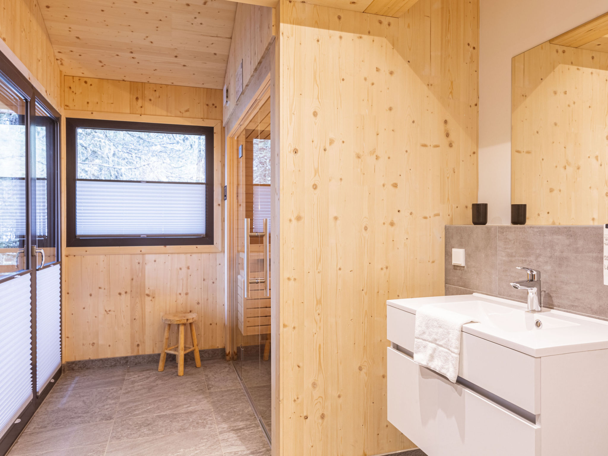 02_NTH001_Sup Chalet mit Sauna und Hot Tub 2 Etage - Inside