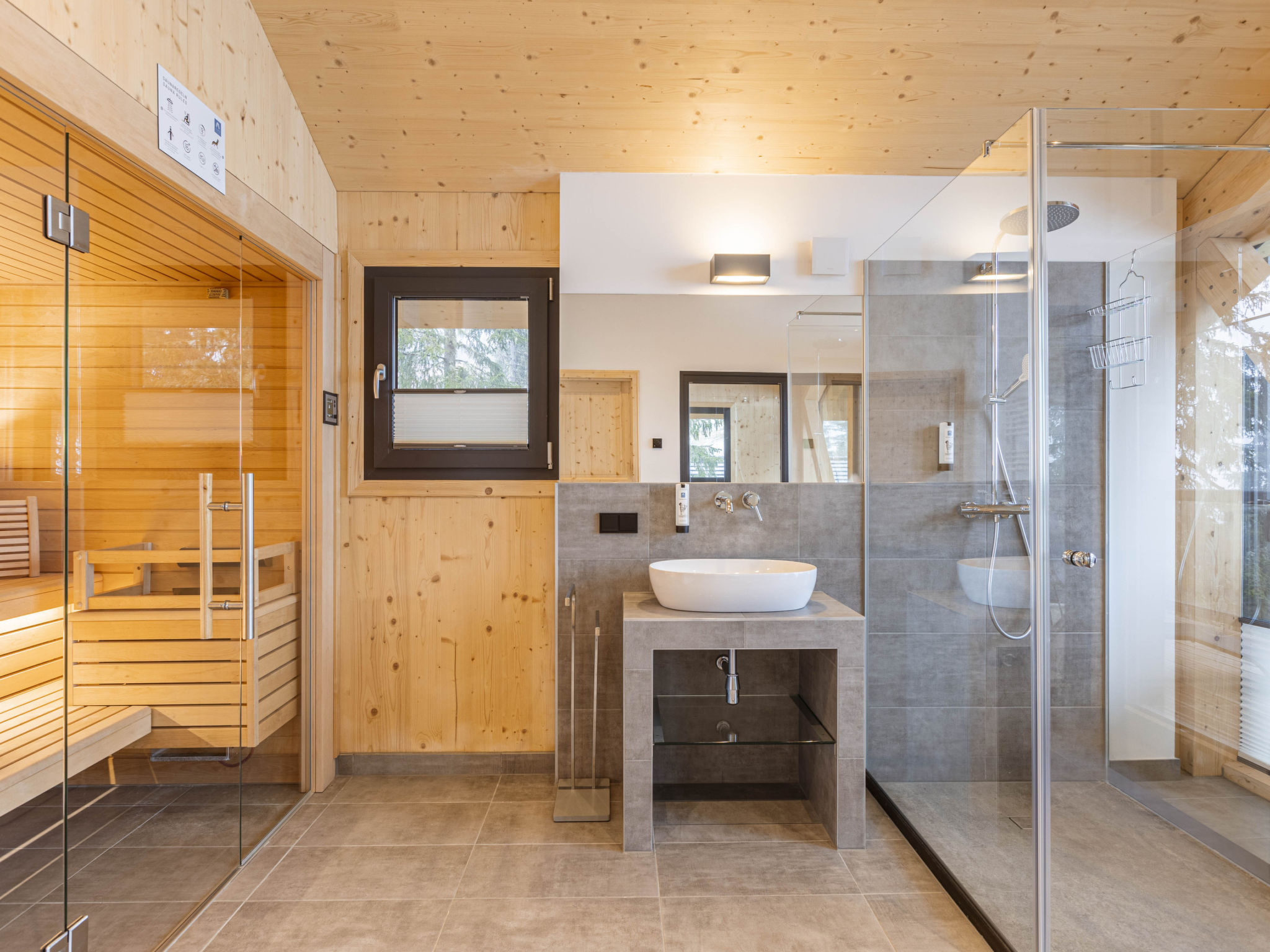 Bathroom / Wellness