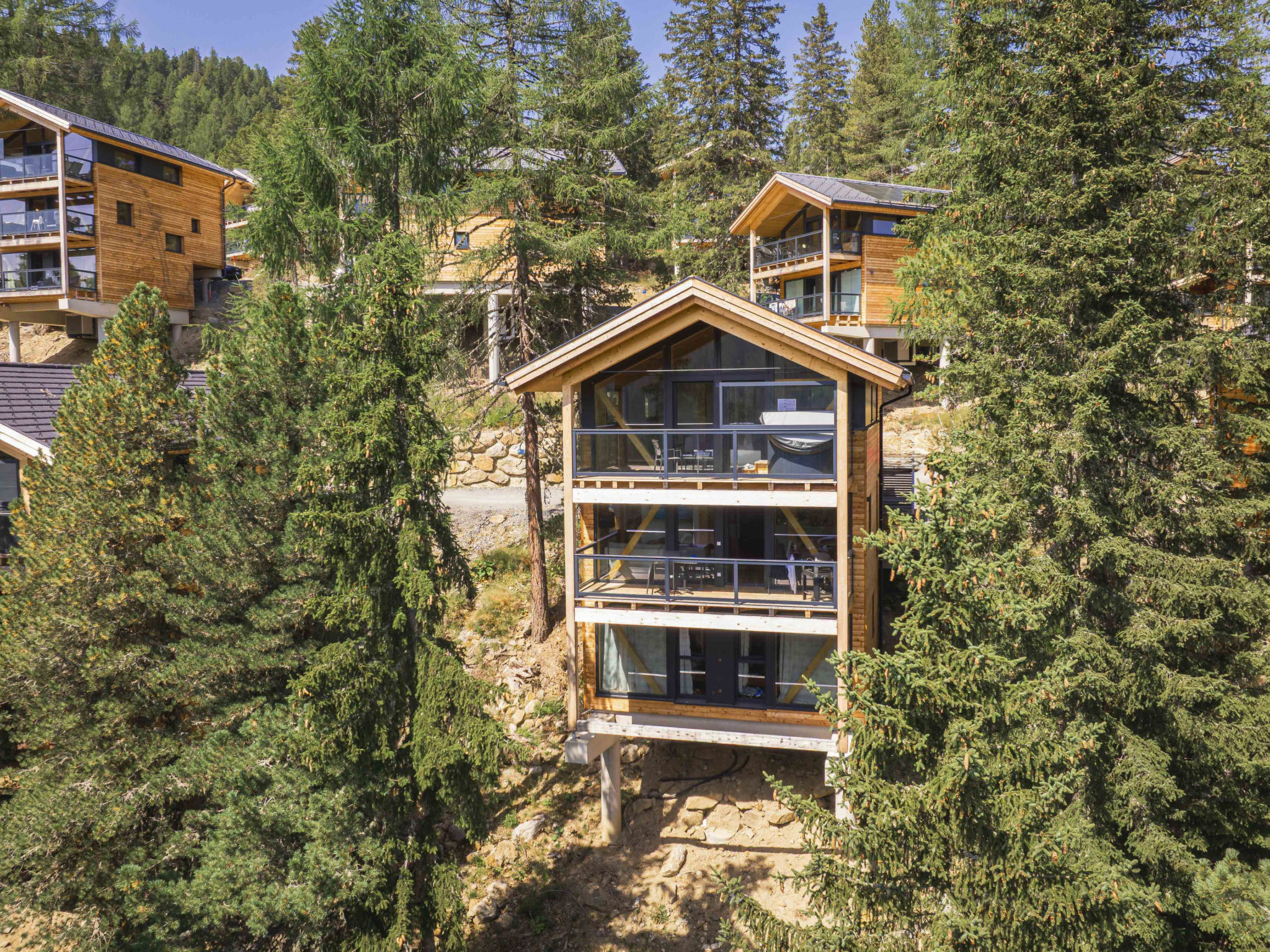 02_NTH016_Sup Chalet mit Sauna und Hot Tub 3 Etage - Outside