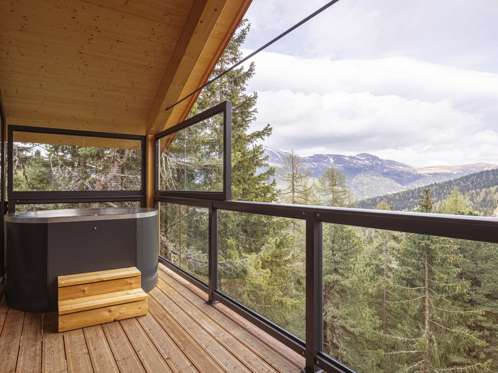 02_NTH016_Sup Chalet mit Sauna und Hot Tub 3 Etage - Outside