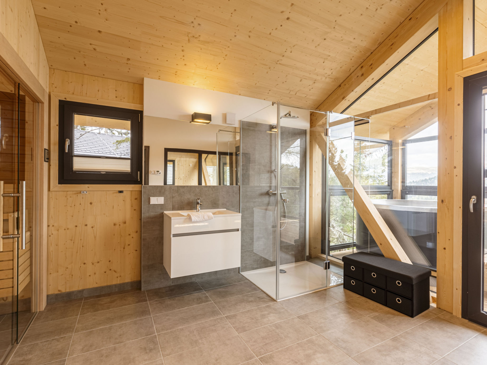 02_NTH016_Sup Chalet mit Sauna und Hot Tub 3 Etage - Inside