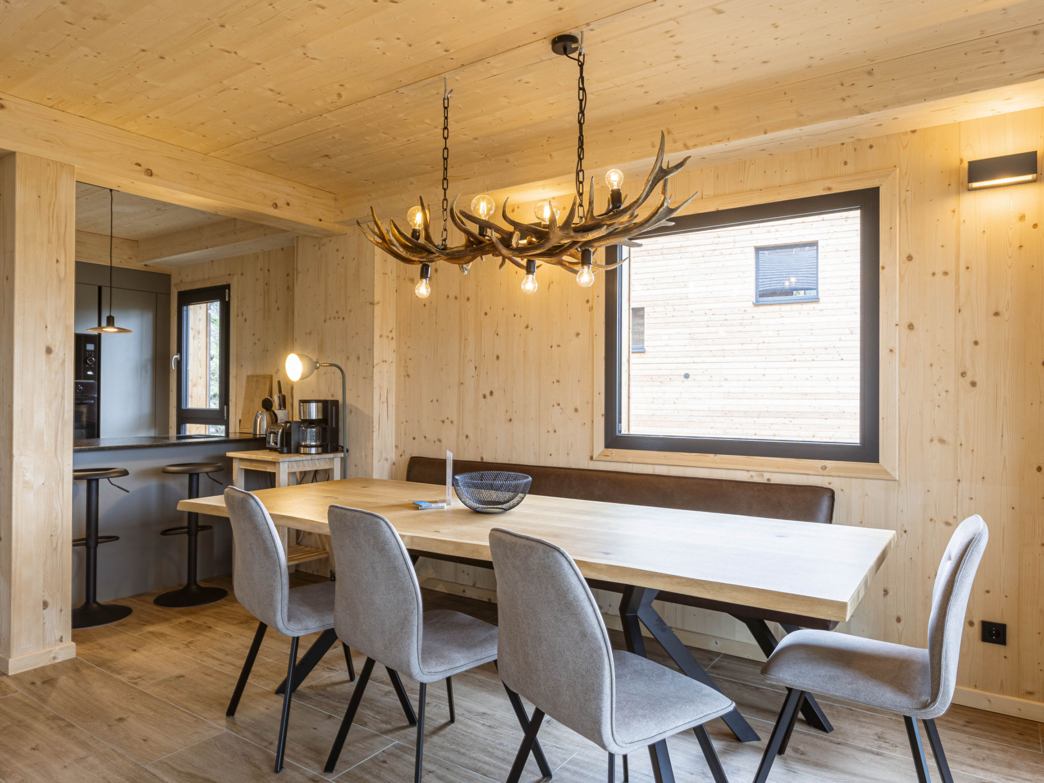 02_NTH021_Sup Chalet mit Sauna und Hot Tub 3 Etage - Inside