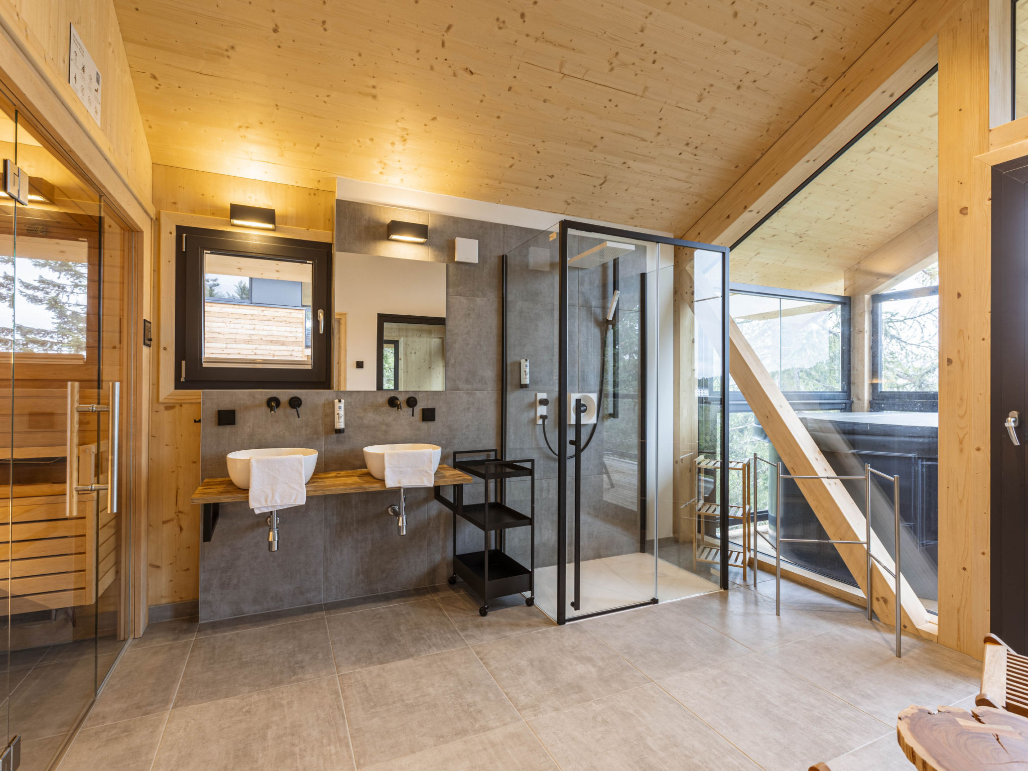 02_NTH021_Sup Chalet mit Sauna und Hot Tub 3 Etage - Inside