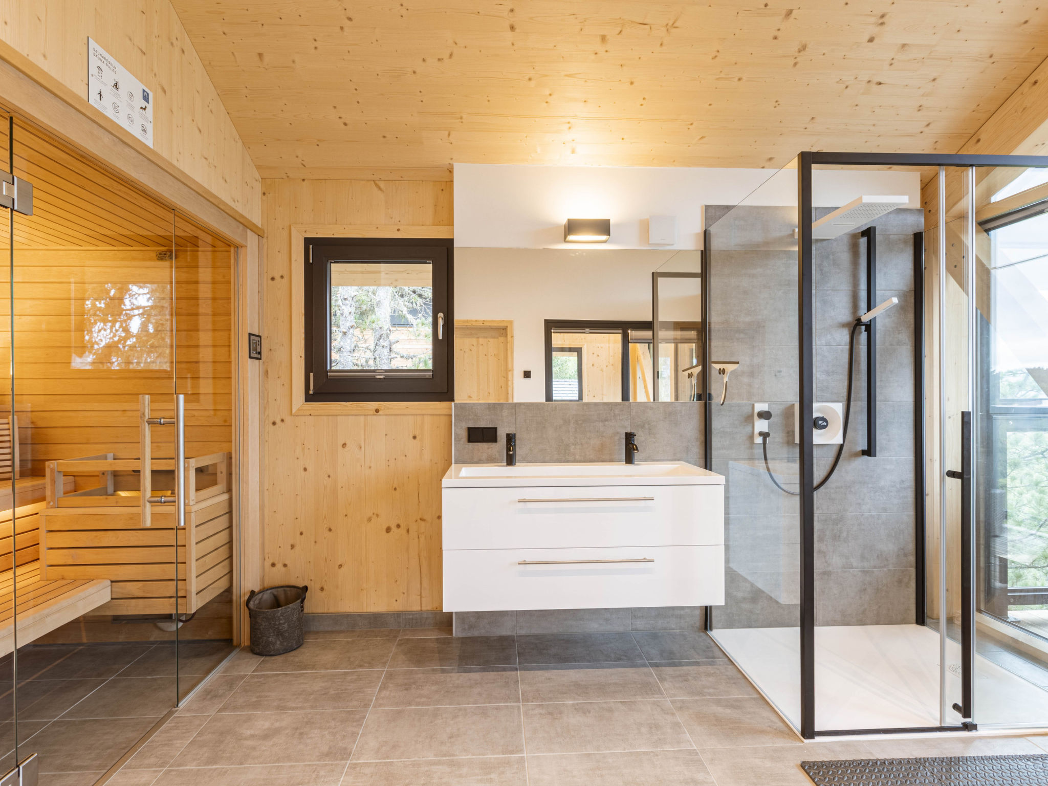02_NTH023_Sup Chalet mit Sauna und Hot Tub 3 Etage - Inside