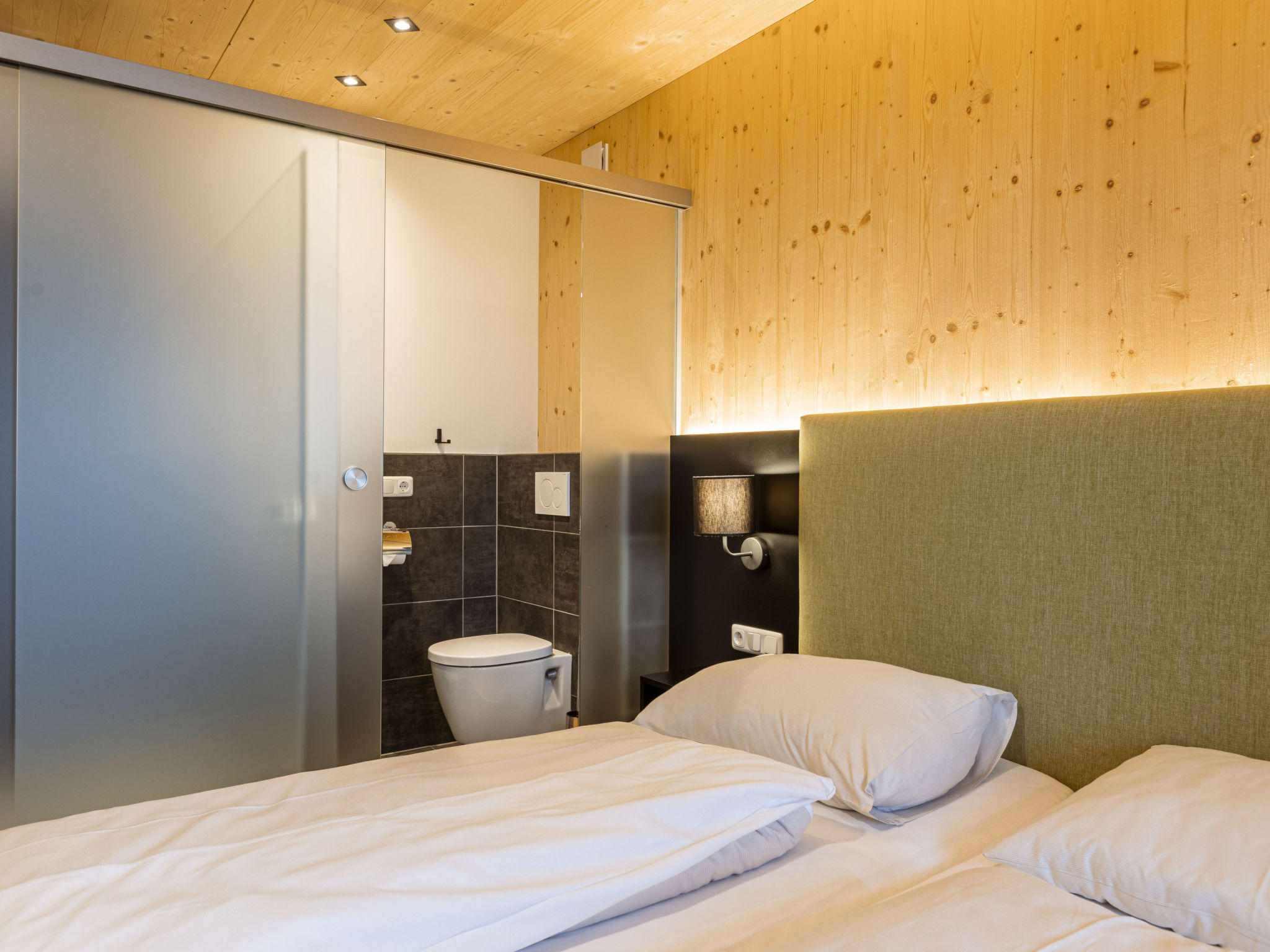 02_NTH004_Sup Chalet mit Sauna und Hot Tub 2 Etage - Inside