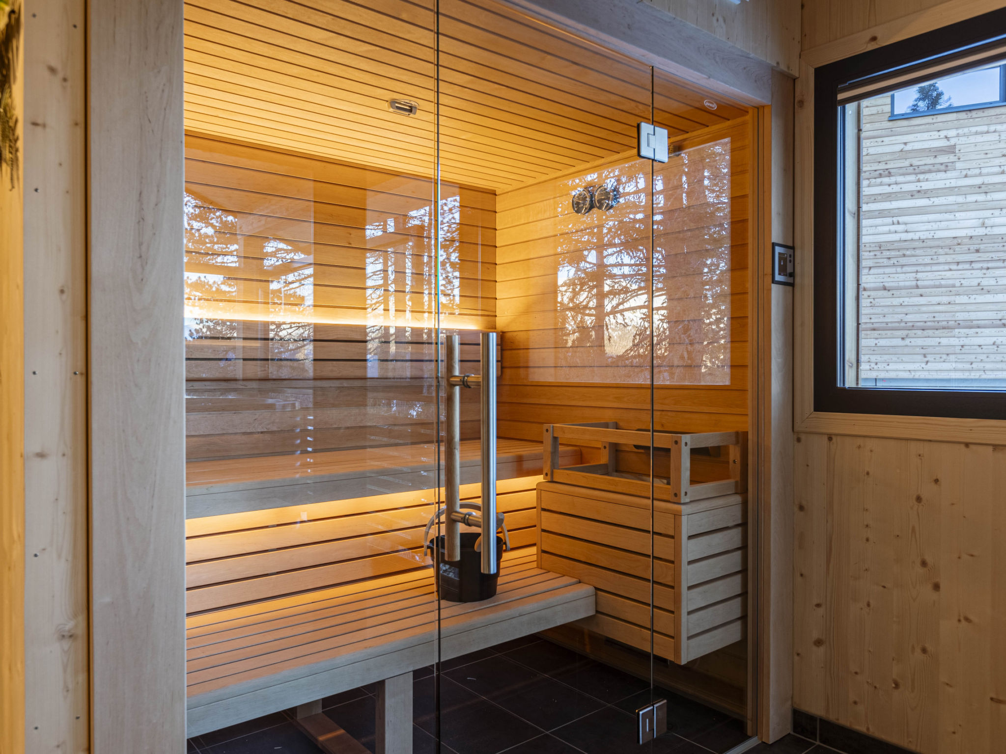 02_NTH004_Sup Chalet mit Sauna und Hot Tub 2 Etage - Outside