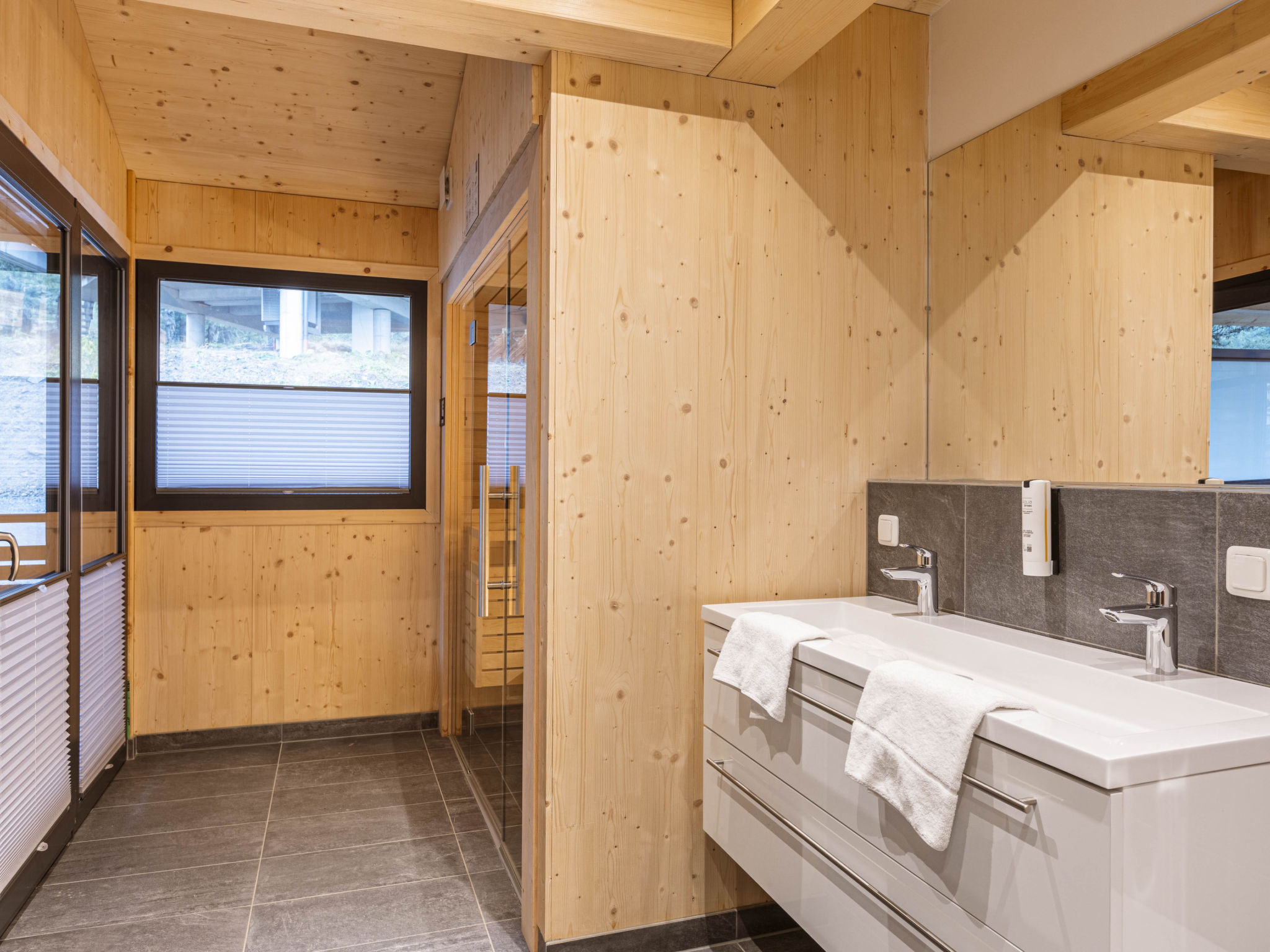 02_NTH005_Sup Chalet mit Sauna und Hot Tub 2 Etage - Inside