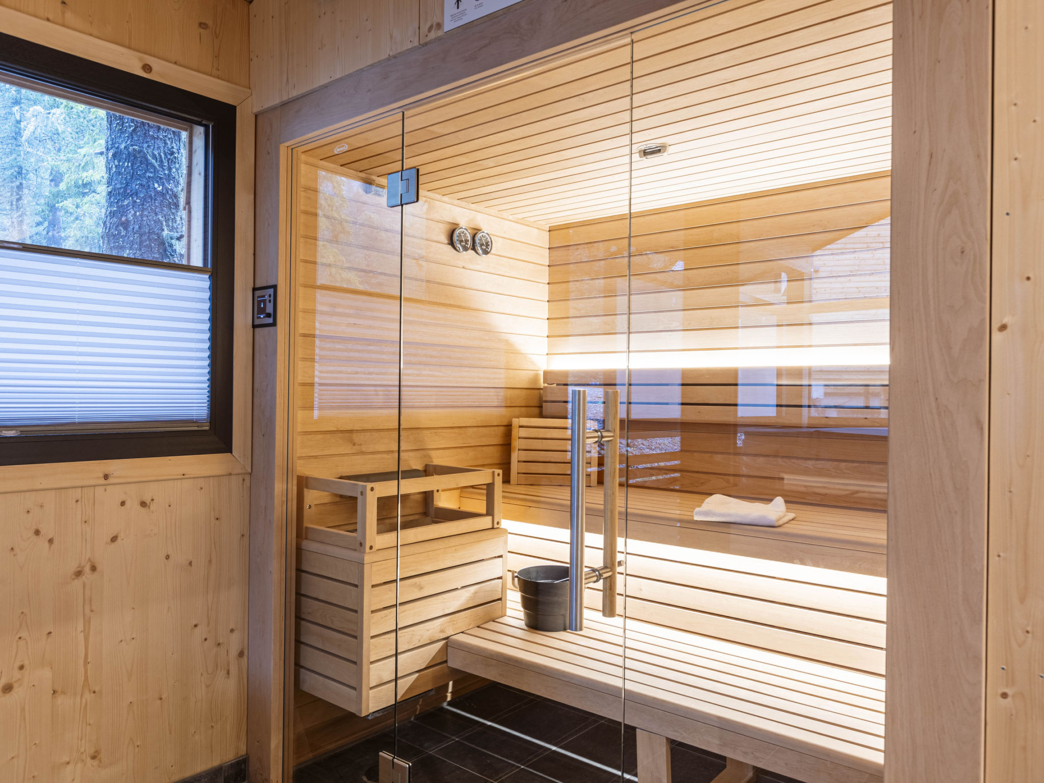 02_NTH005_Sup Chalet mit Sauna und Hot Tub 2 Etage - Outside