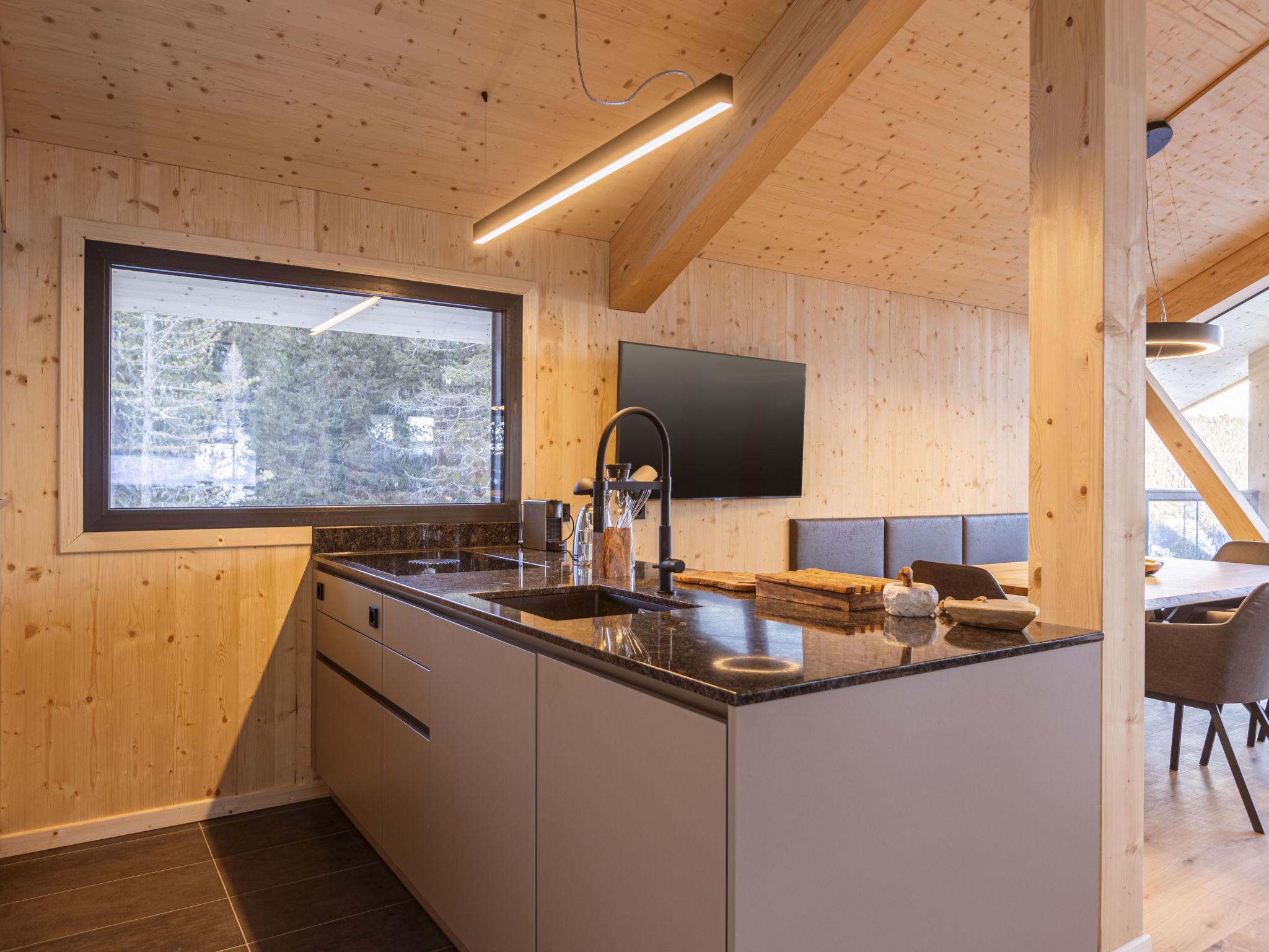 Superior # 8 mit Sauna & Hot Tub - Image 2
