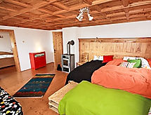 Almvilla in Sirnitz-Hochrindl: 20-persoons chalet aan de piste met sauna - thumbnail 5