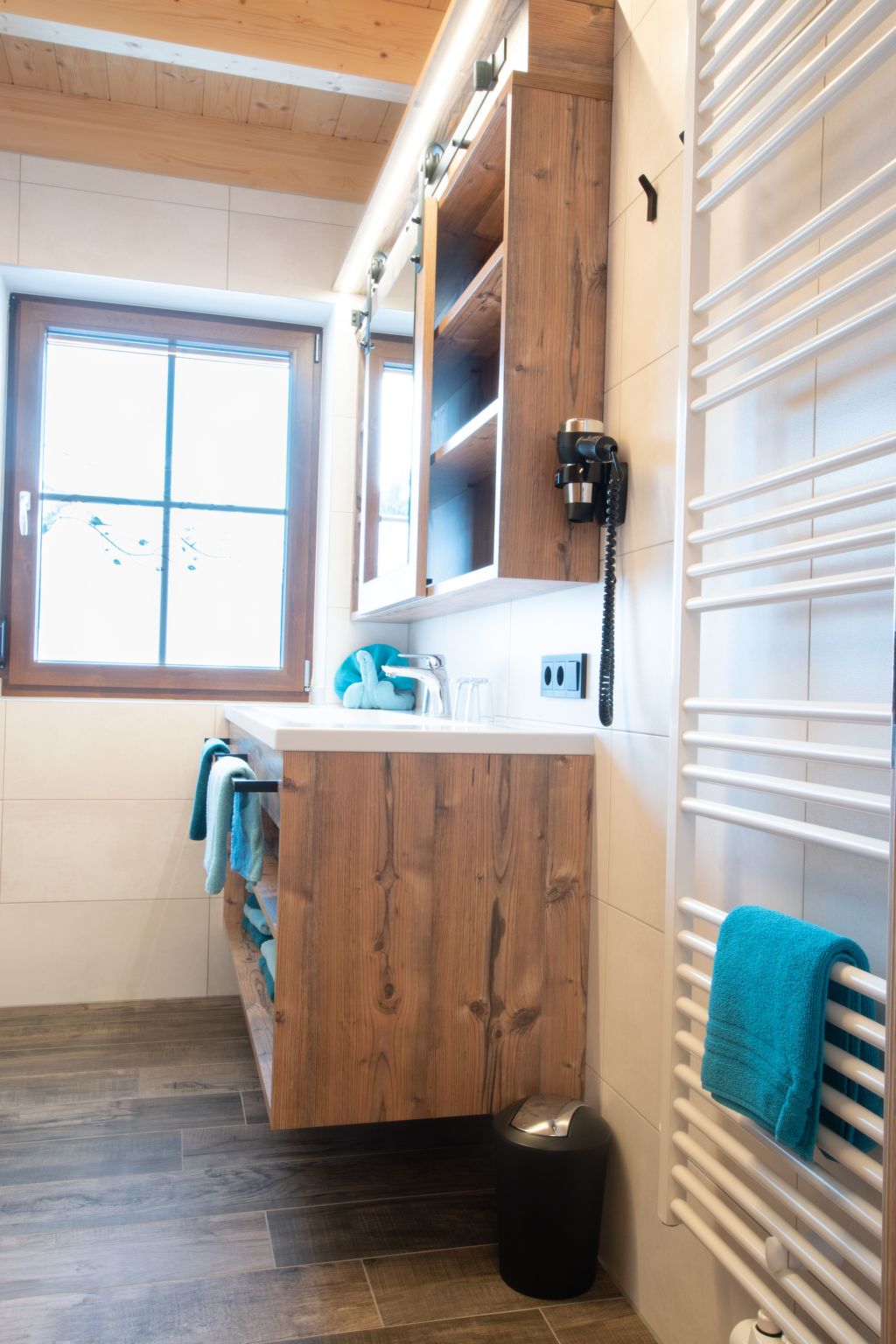 Alpen Chalet-Image-tags.info