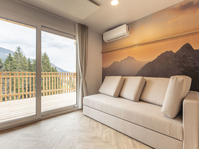 Search and Stay destination Kötschach-Mauthen, Kärnten - Austria from AU$ 256. Premium Baumhaus mit 1 Schlafzimmer