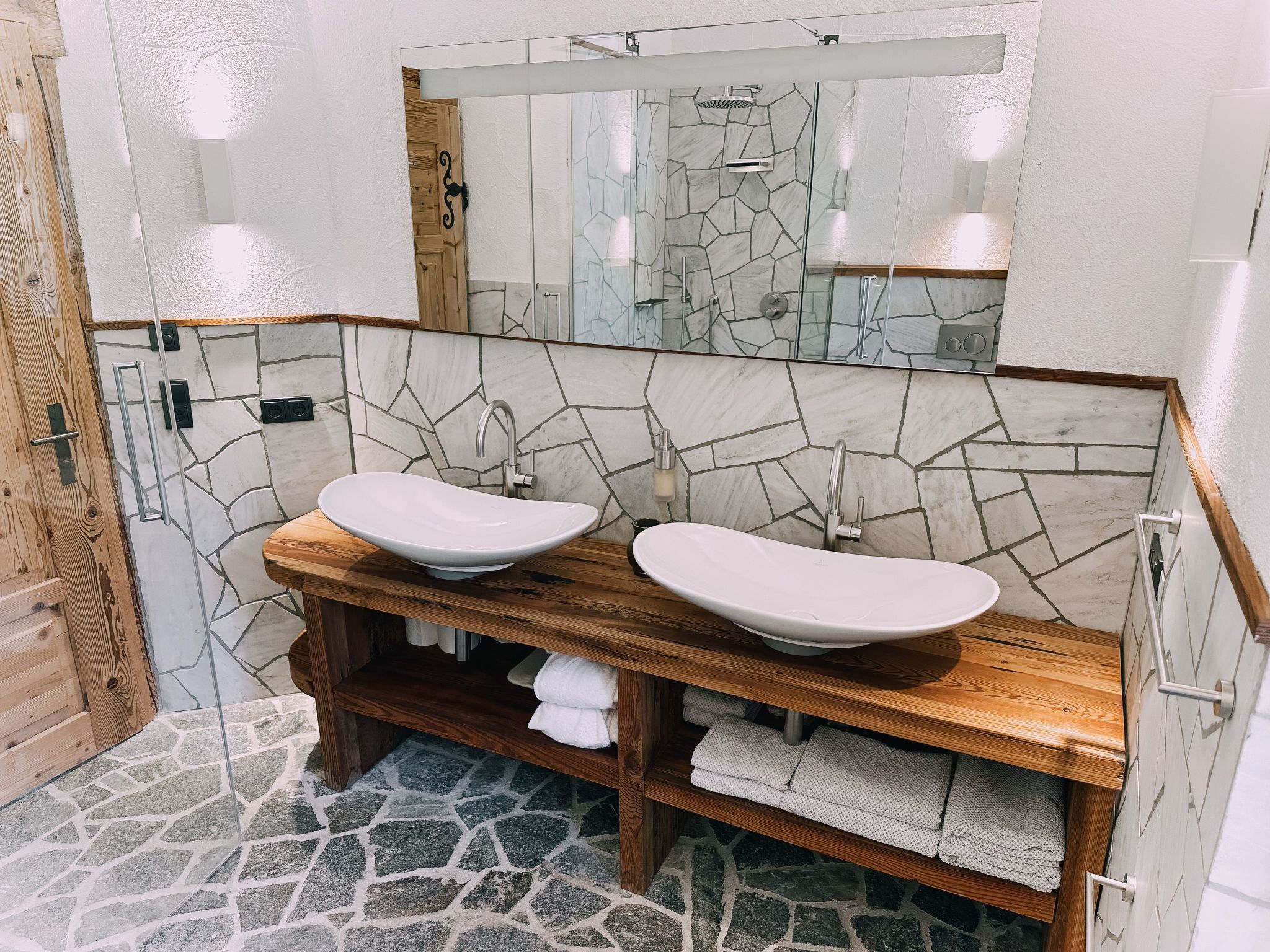 Studio Wasserfall-Binnen