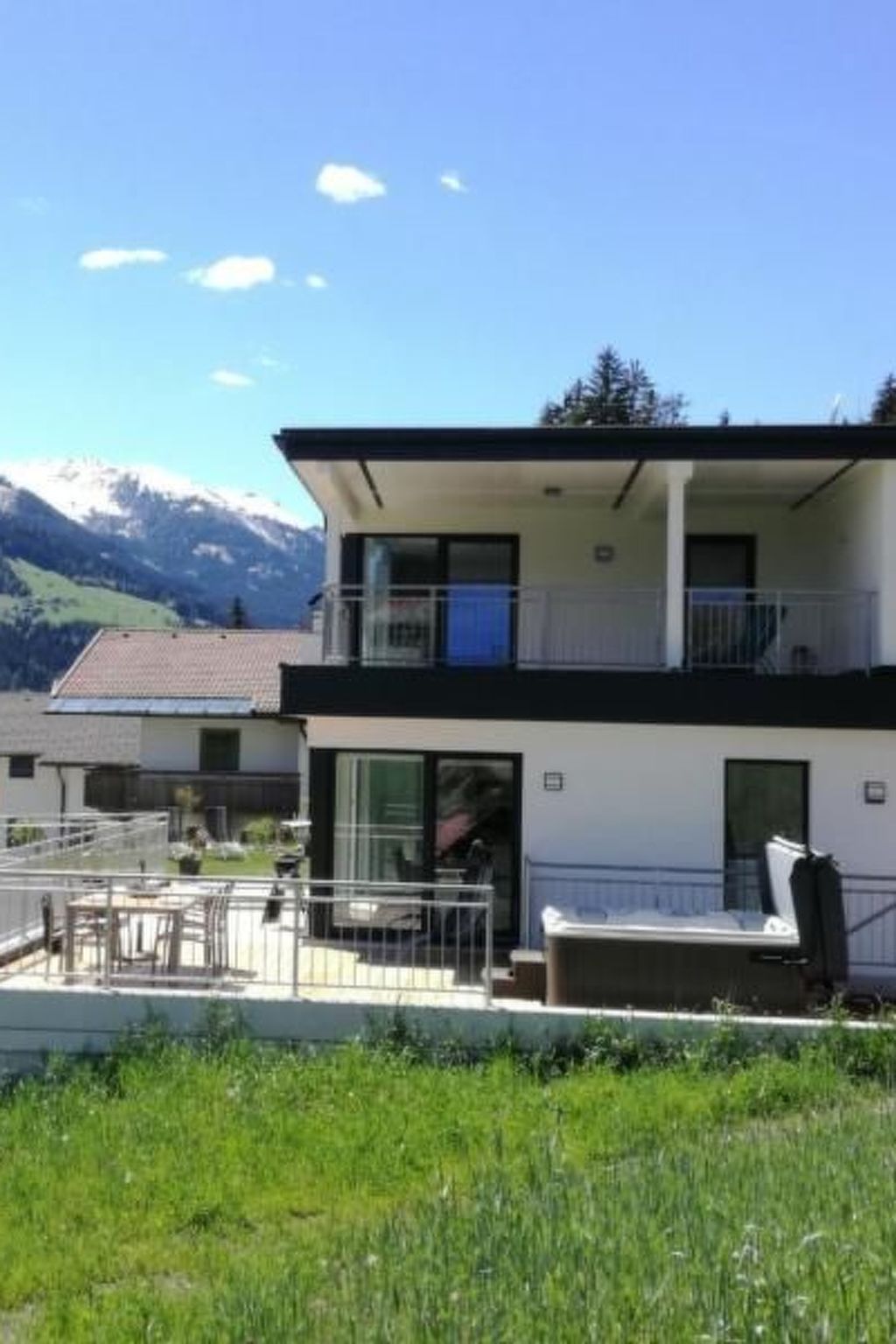 Charmantes Ferienhaus mit Whirlpool-Binnen