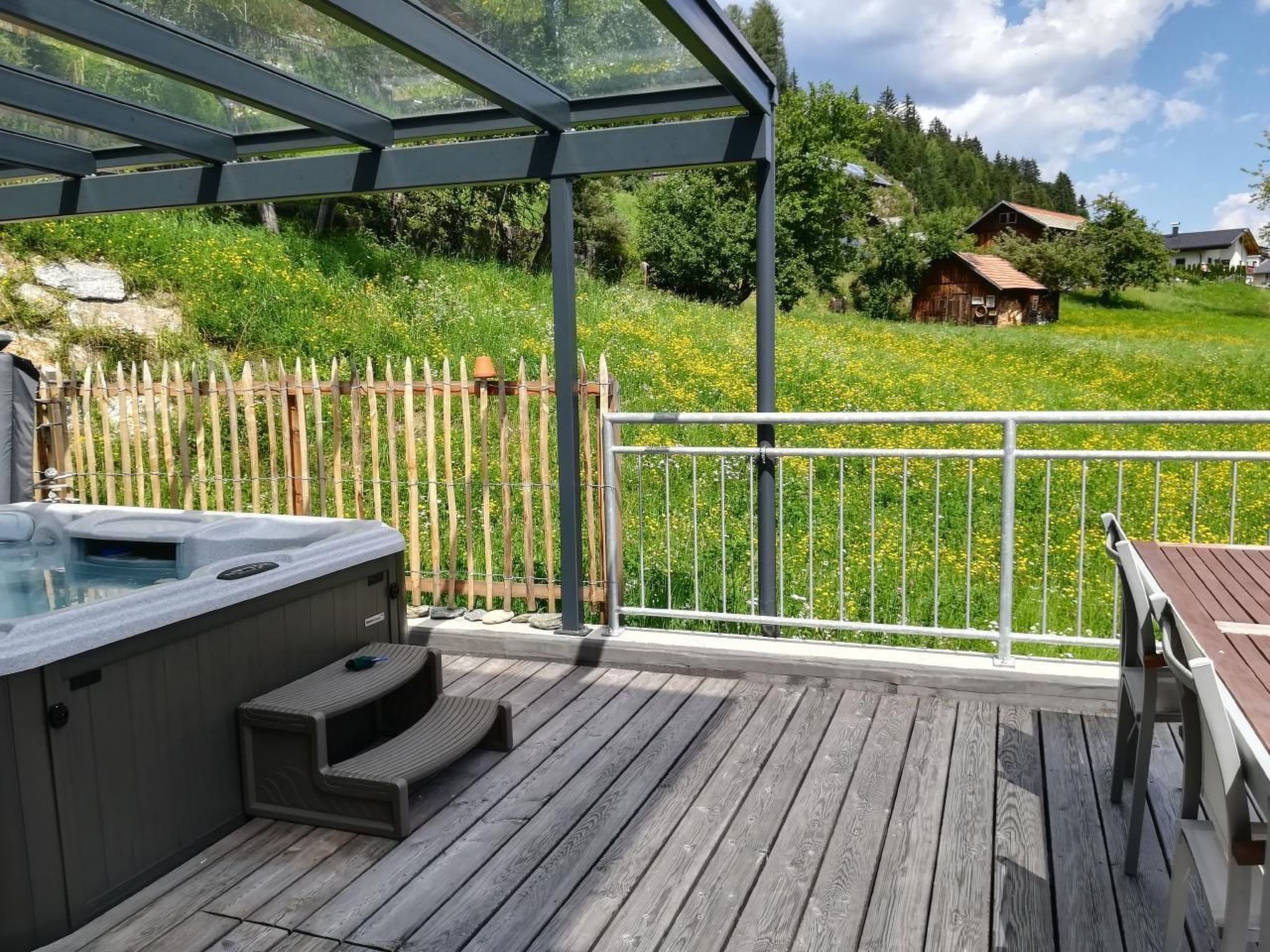 Charmantes Ferienhaus mit Whirlpool-Binnen