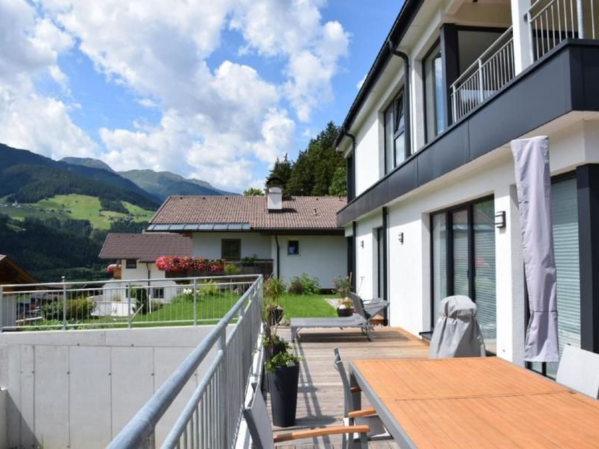 Charmantes Ferienhaus mit Whirlpool-Binnen