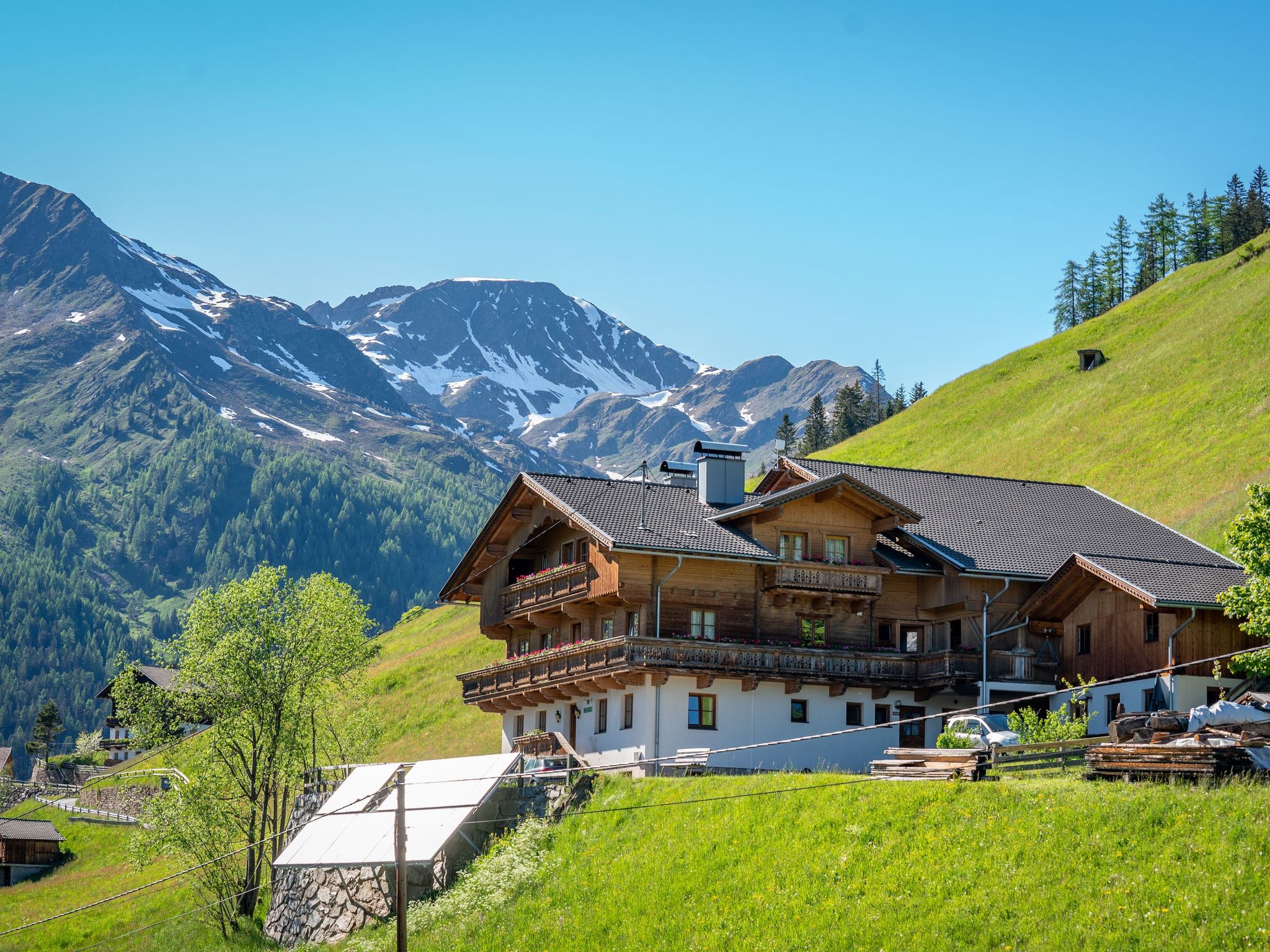 Vrijstaande berghut Kreuzspitze aan de skipiste in Innervillgraten - foto 10