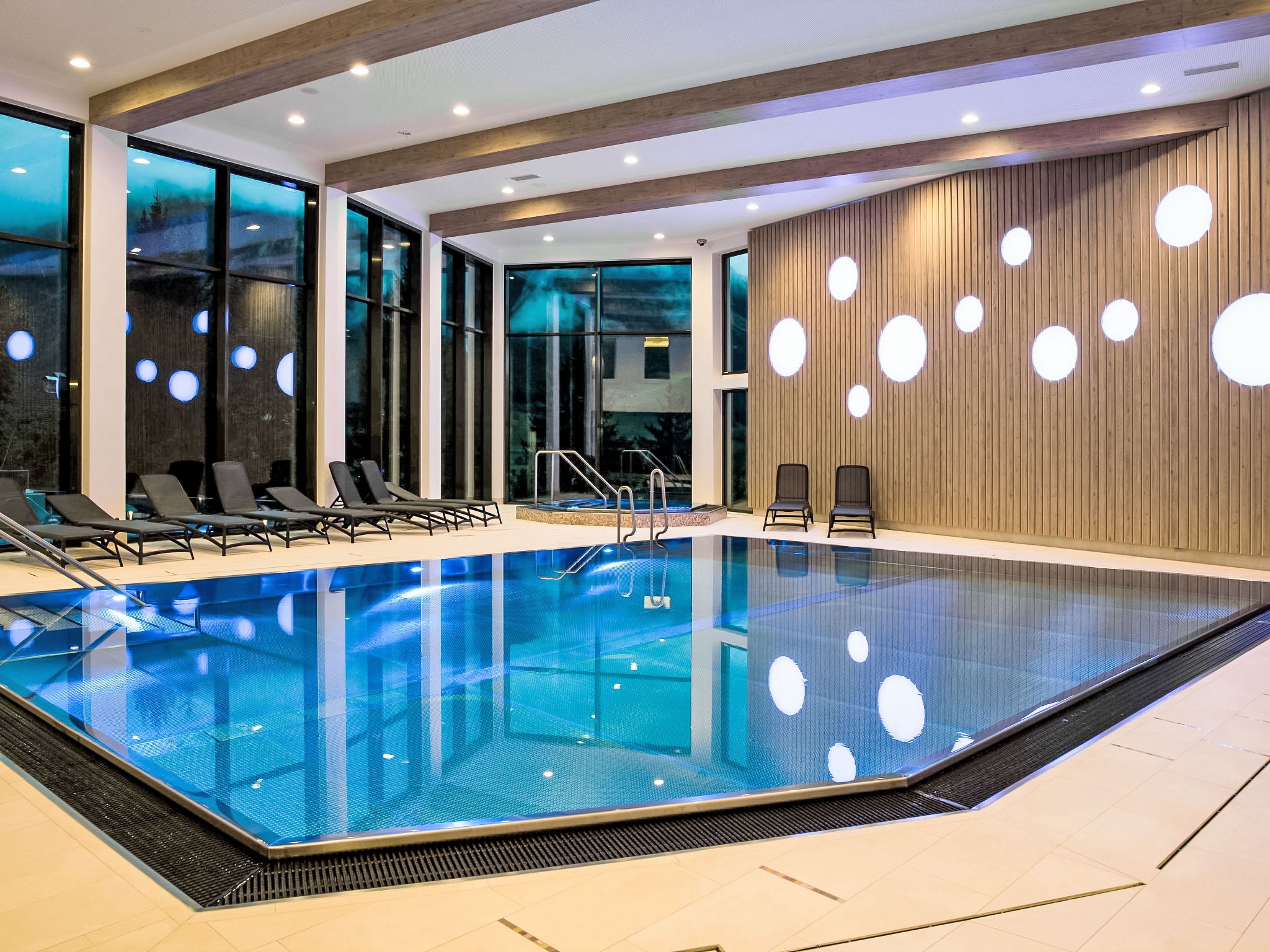 Pool Indoor
