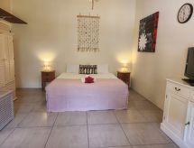 2-persoons vrijstaand appartement in Mon Pos nabij de zee - thumbnail 1