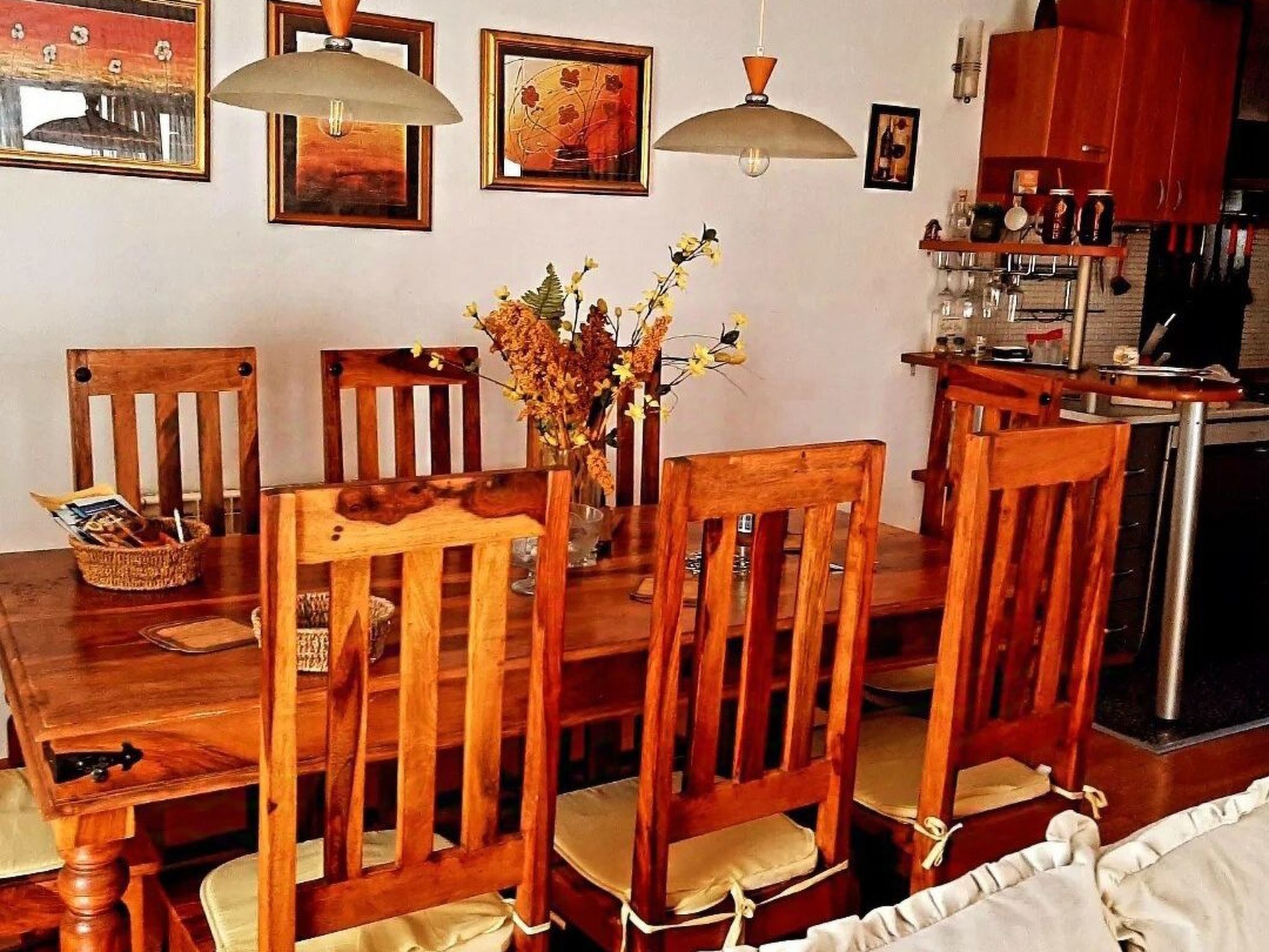 Geräumiges Ferienhaus mit kleinem Garten, nur fünf Gehminuten vom bekannten Bas