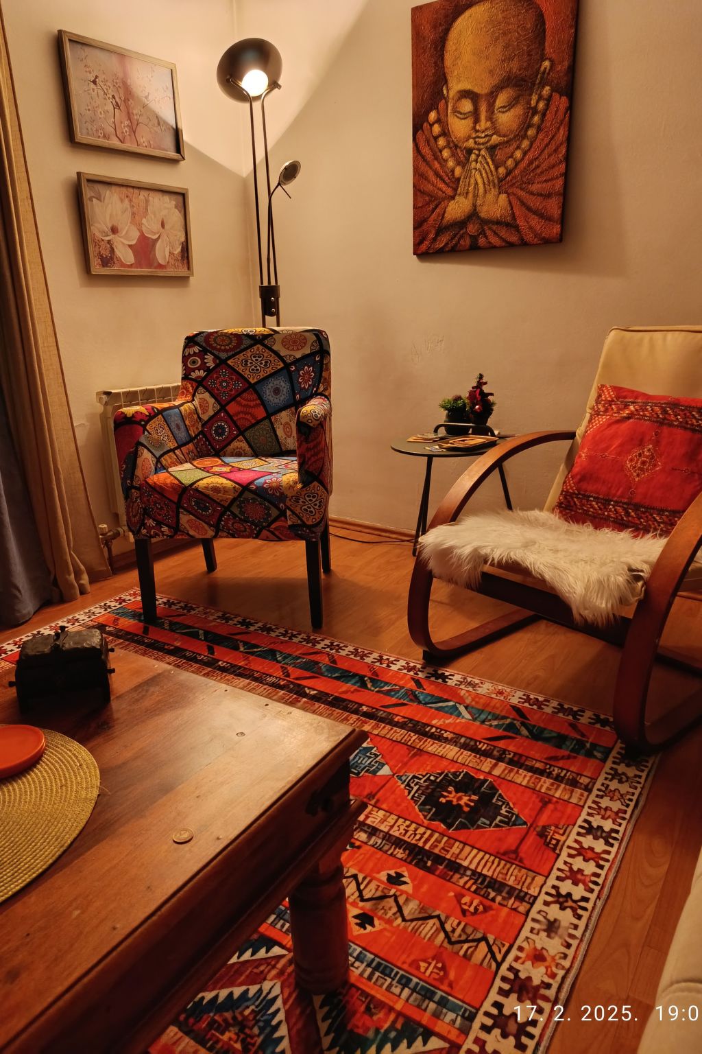 Geräumiges Ferienhaus mit kleinem Garten, nur fünf Gehminuten vom bekannten Bas - Drinnen