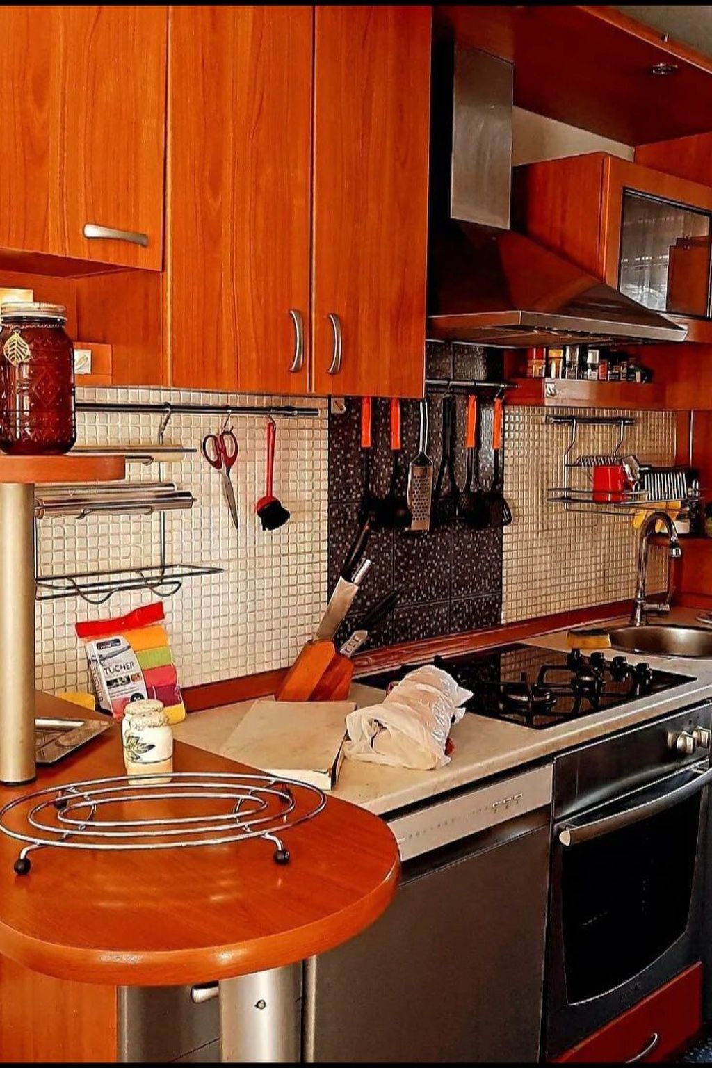 Geräumiges Ferienhaus mit kleinem Garten, nur fünf Gehminuten vom bekannten Bas - Drinnen