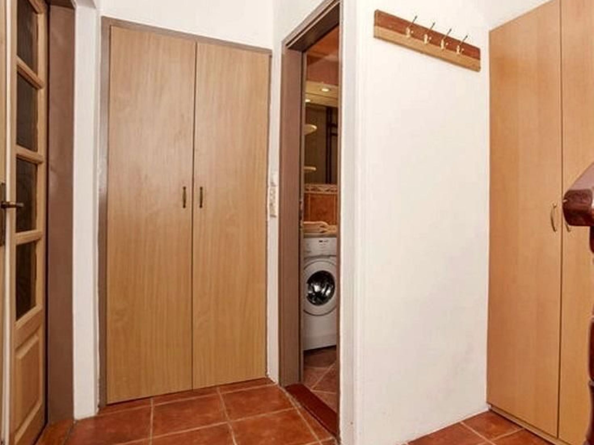 Geräumiges Ferienhaus mit kleinem Garten, nur fünf Gehminuten vom bekannten Bas - Drinnen