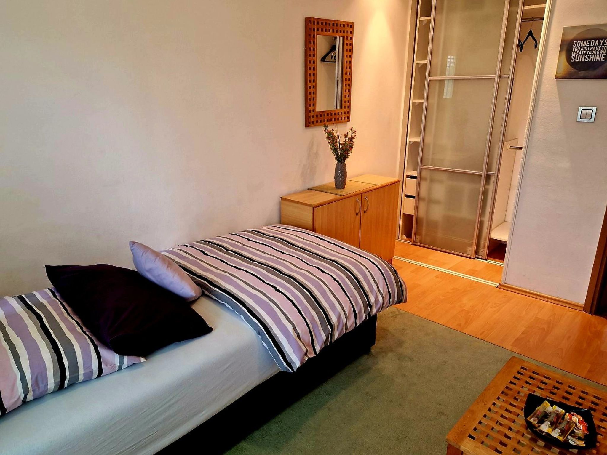 Geräumiges Ferienhaus mit kleinem Garten, nur fünf Gehminuten vom bekannten Bas - Drinnen