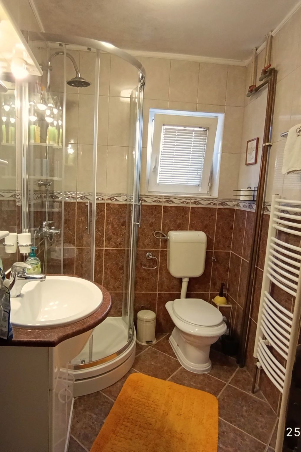 Geräumiges Ferienhaus mit kleinem Garten, nur fünf Gehminuten vom bekannten Bas