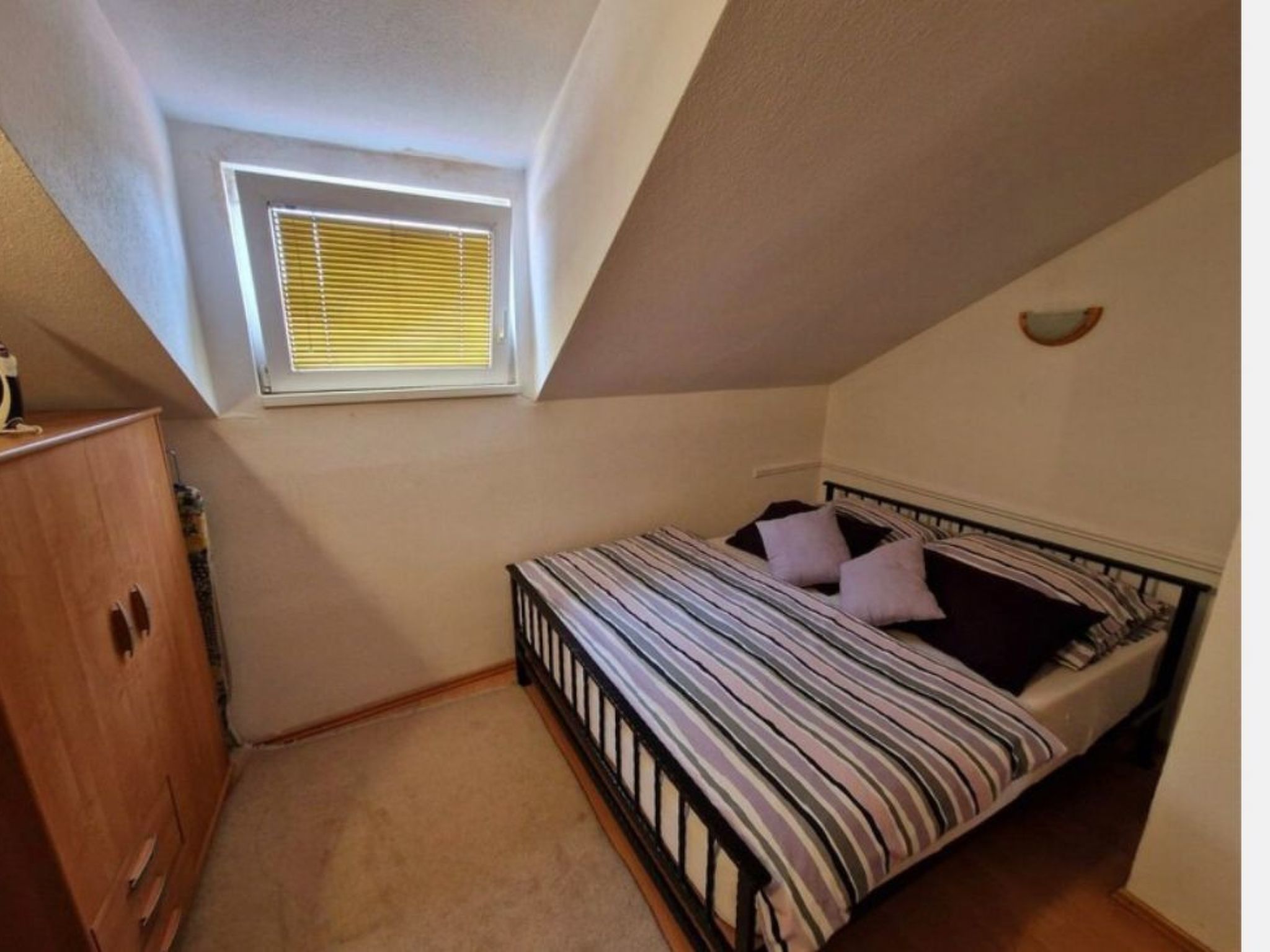 Geräumiges Ferienhaus mit kleinem Garten, nur fünf Gehminuten vom bekannten Bas - Drinnen