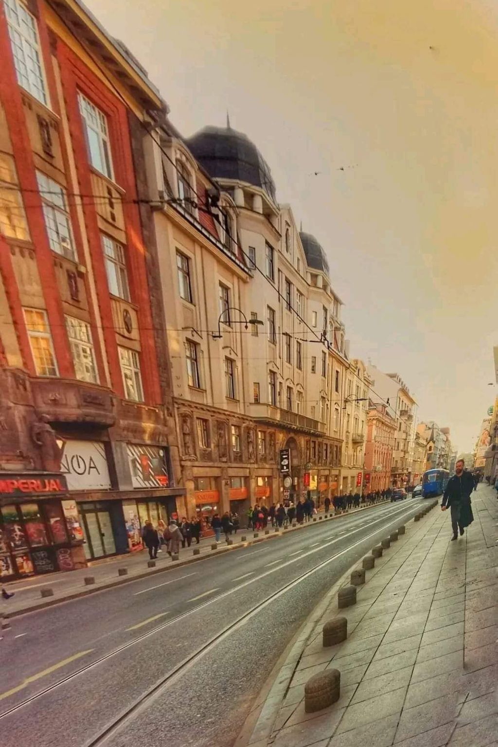 Geräumiges Ferienhaus mit kleinem Garten, nur fünf Gehminuten vom bekannten Bas - Draußen