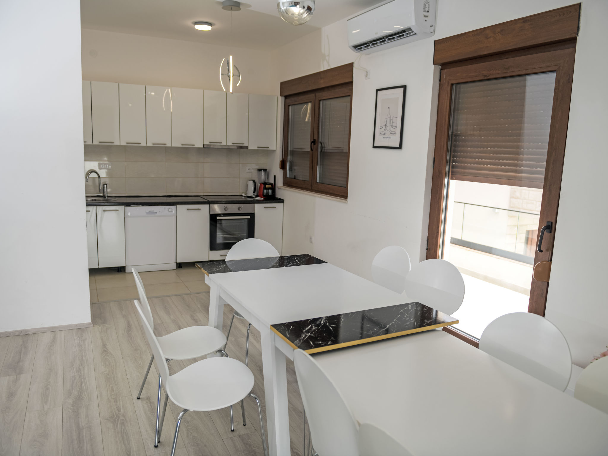 16-persoons vakantiehuis in Ivanica met verwarmd zwembad - foto 36