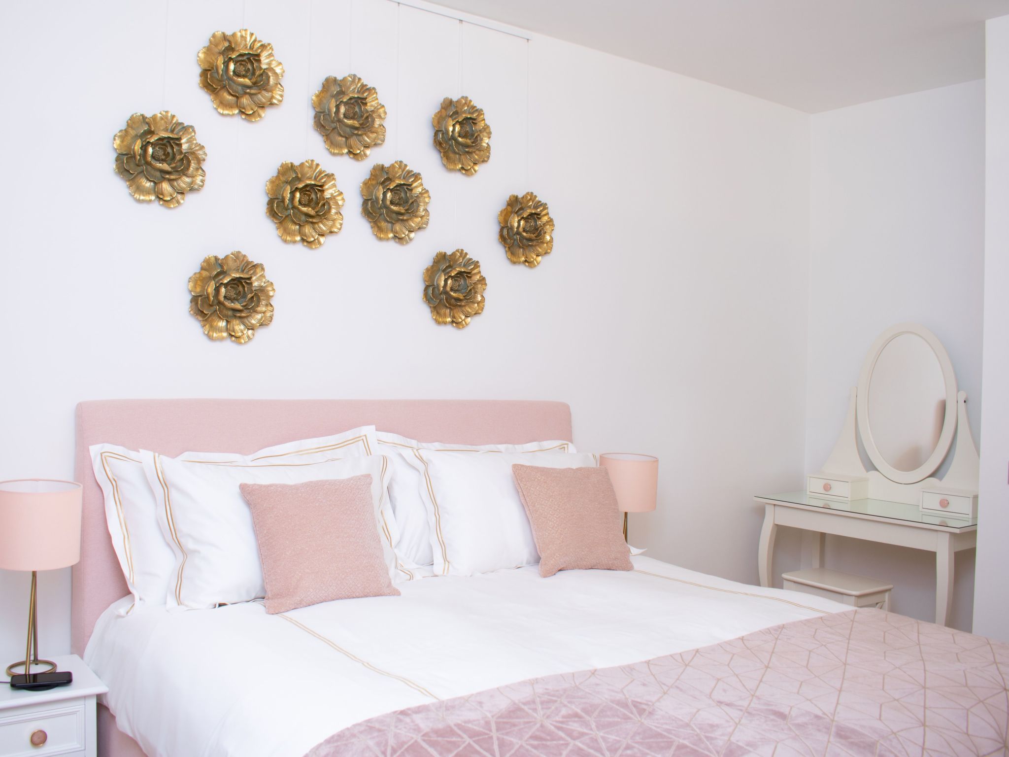 "Chic City Escape 2B"-Image-tags.info