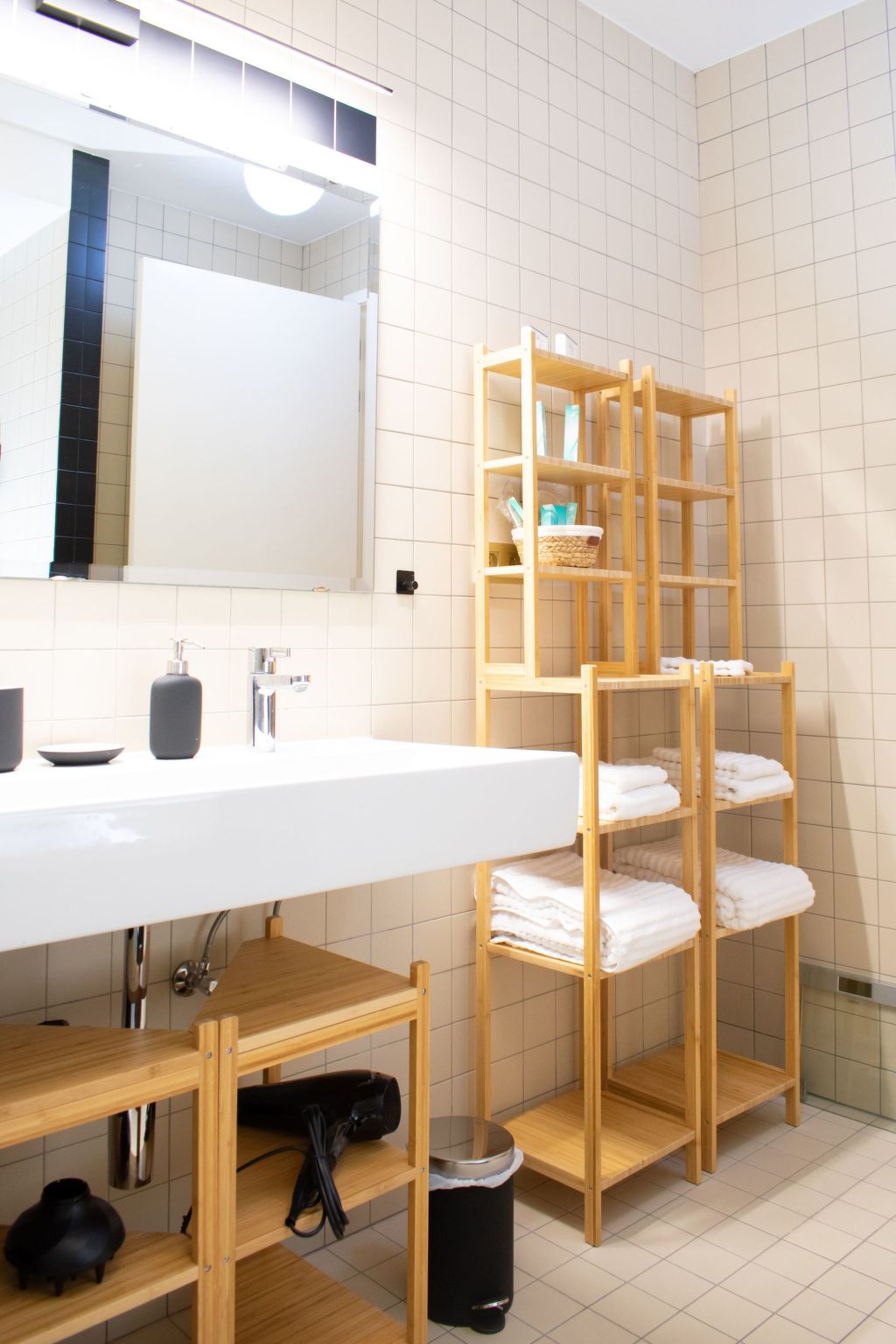 "Chic City Escape 2B"-Image-tags.info