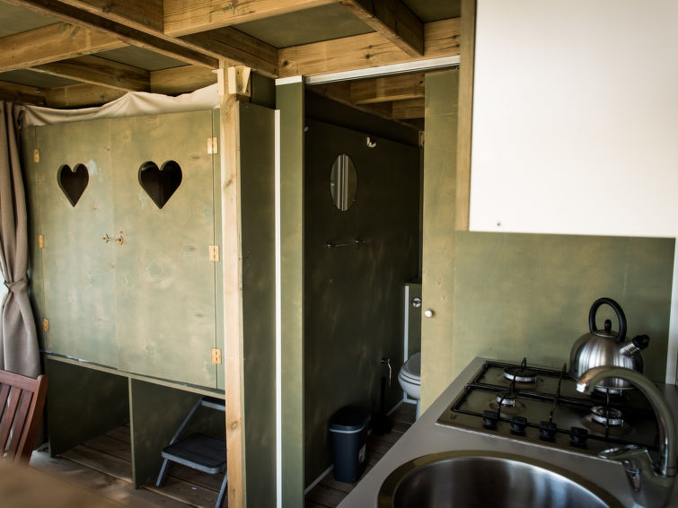 Search and Stay destination Zutendaal, Vlaams Gewest - Belgium from AU$ 416. Air Lodge 4 Glampingtent