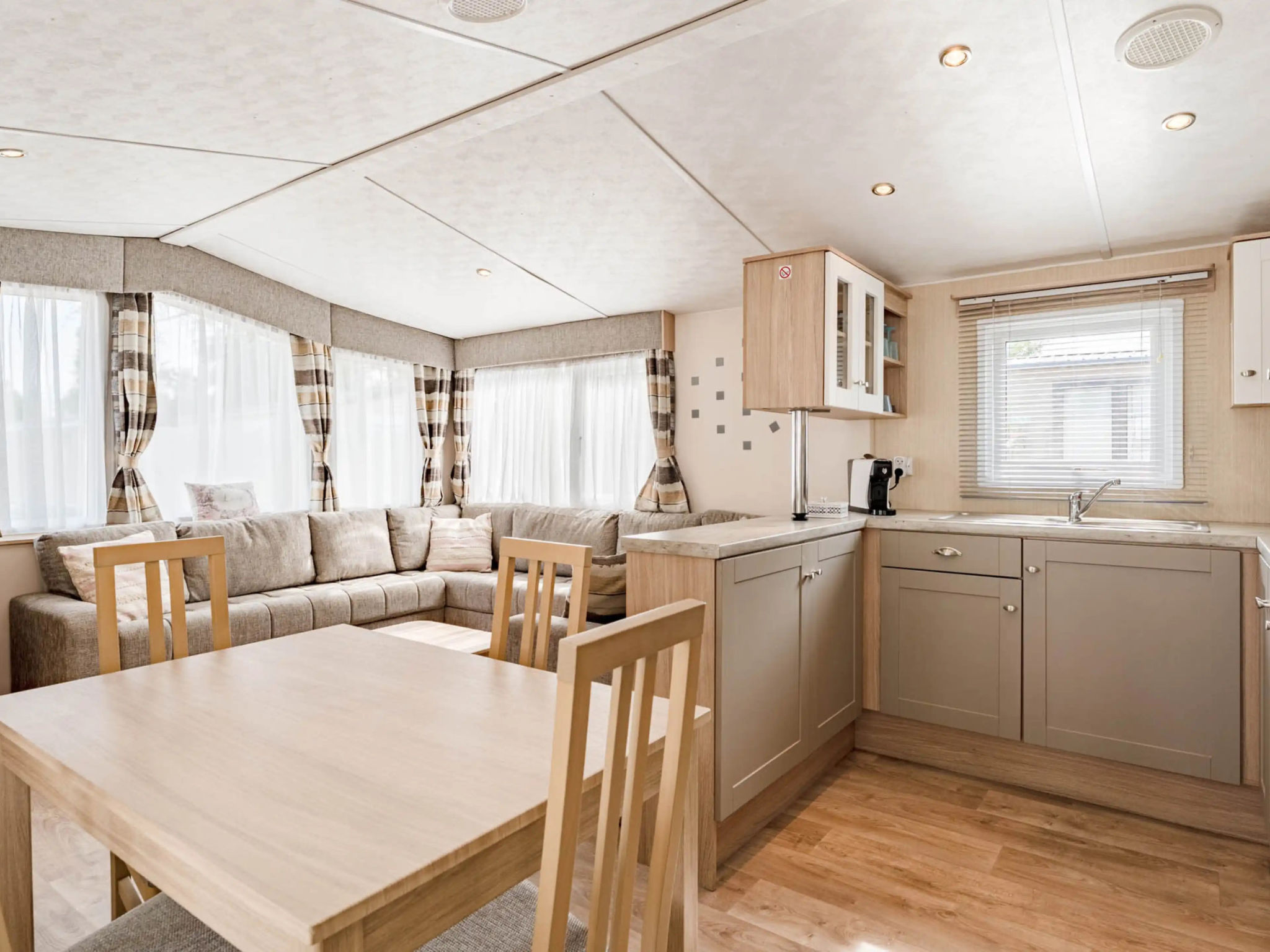 Knus 4-persoons vakantiehuis in Kinrooi - foto 9
