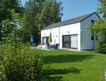 Vrijstaand vakantiehuis met meerzicht in Butgenbach/Nidrum - thumbnail 1