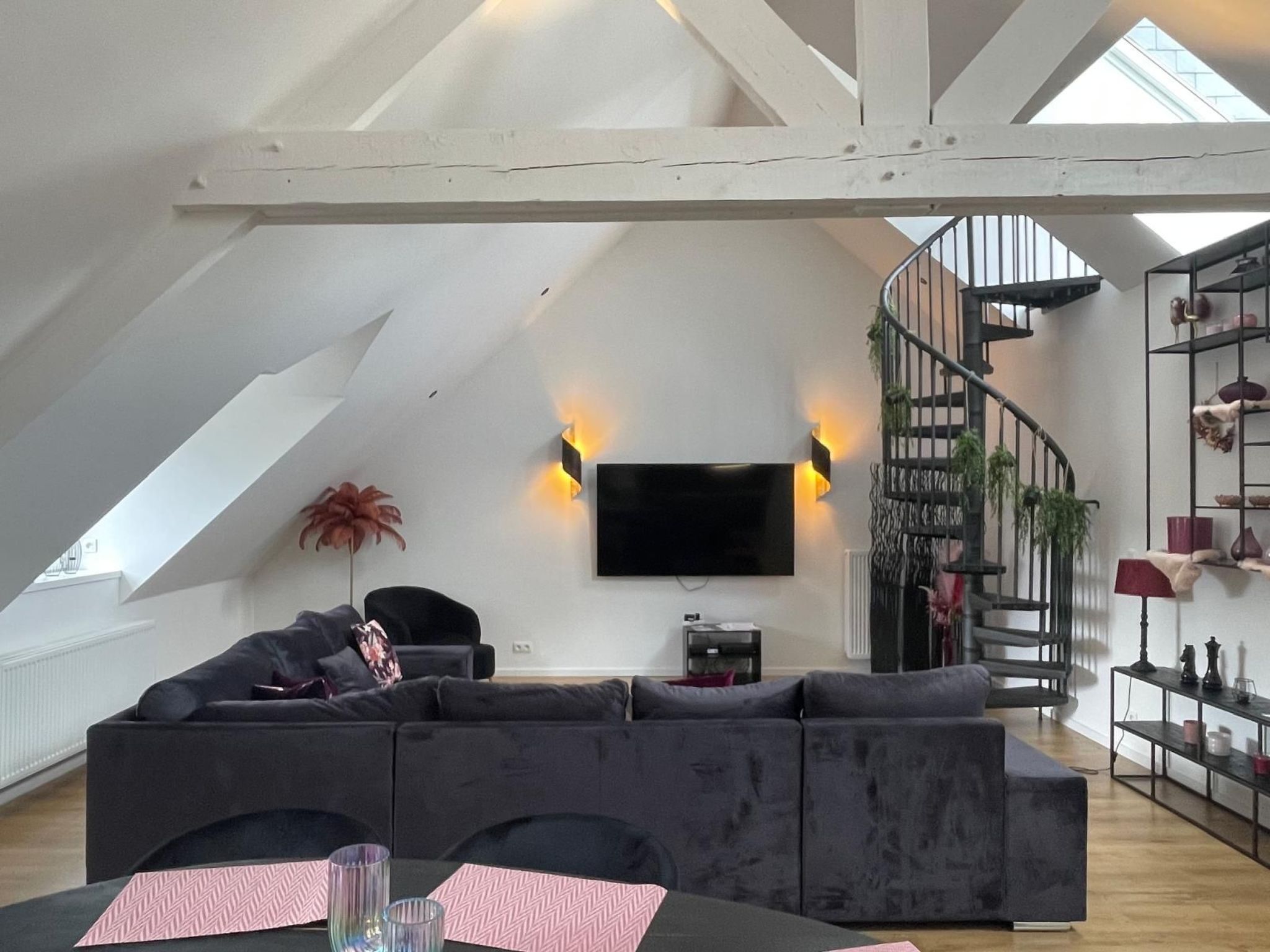 Dachterrasse Lila und Jacuzzi