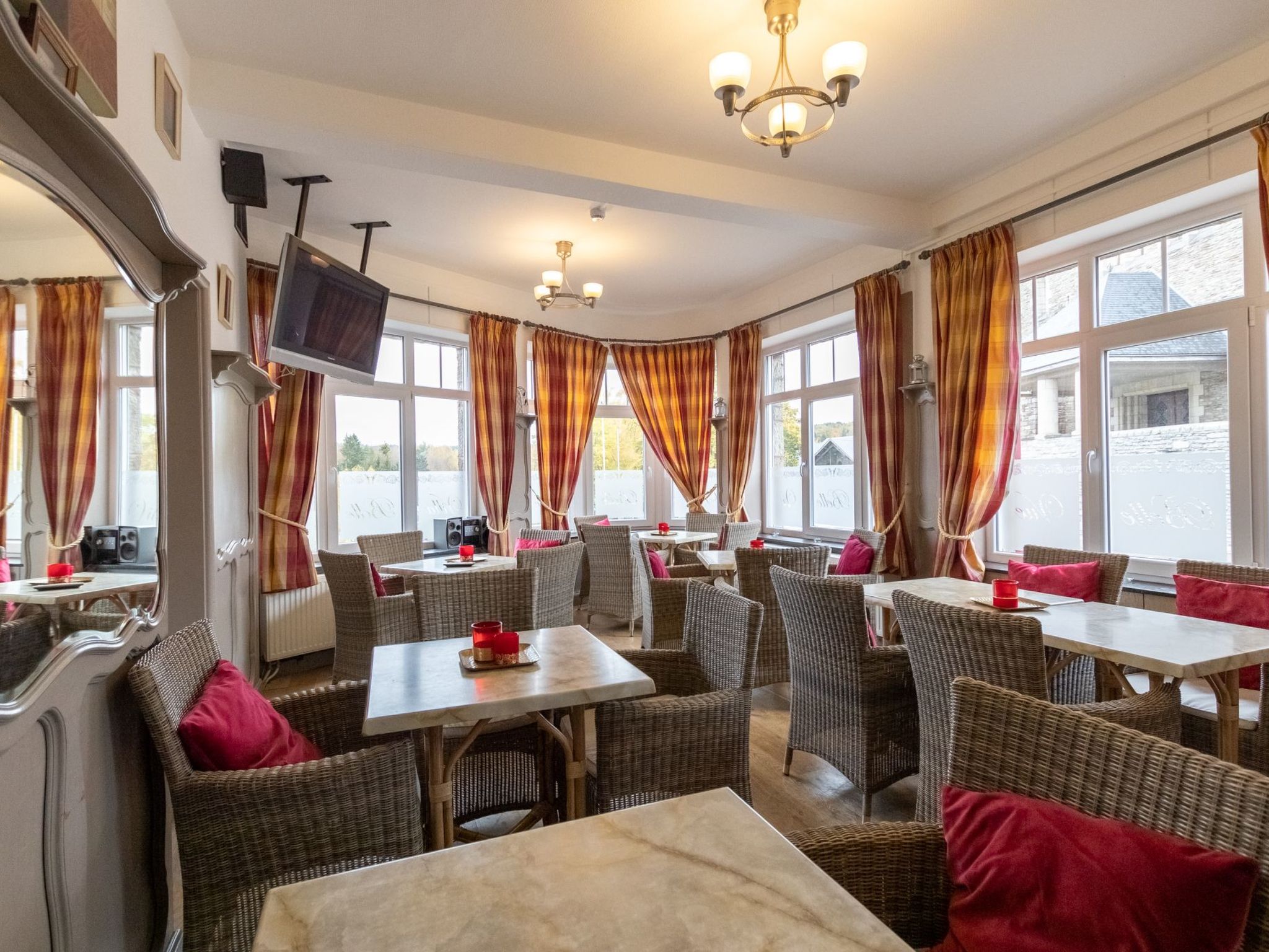 Villa BelleVue mit Wellness 34pers-Image-tags.info