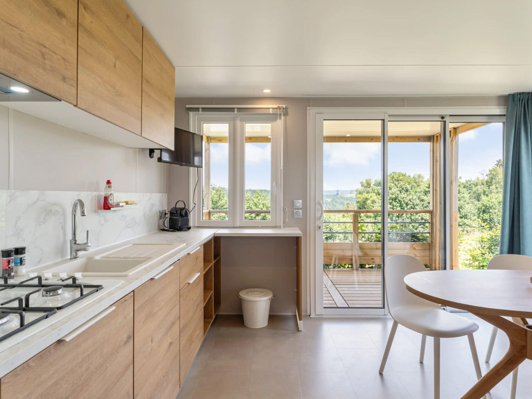 Camping Papillon Bouillon - Vakantiehuis Premium - Binnen